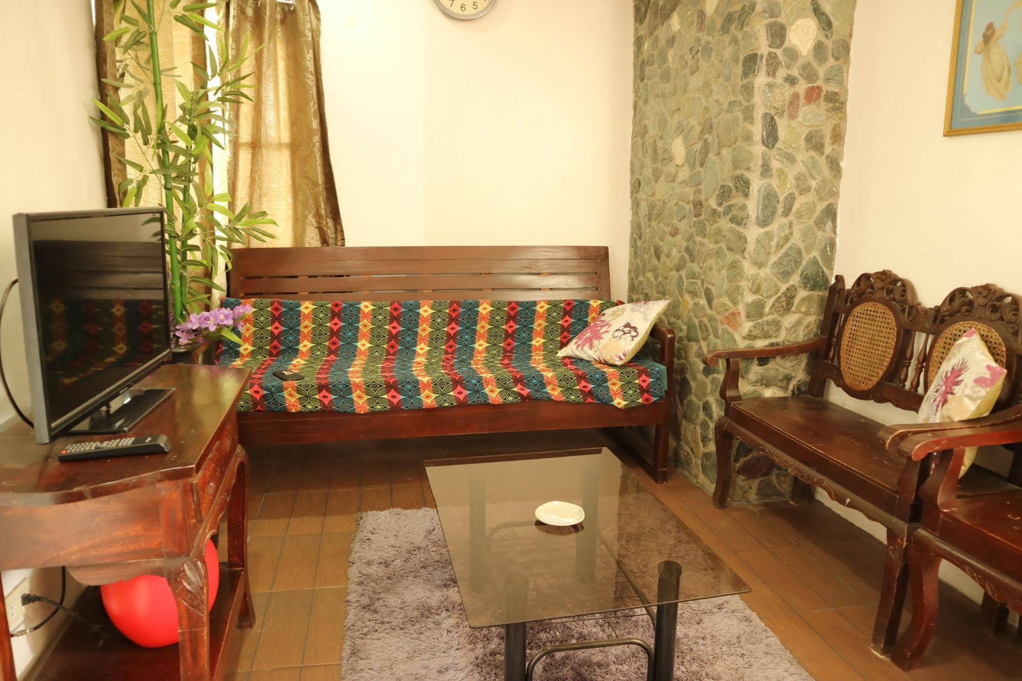 Palomari Apartel