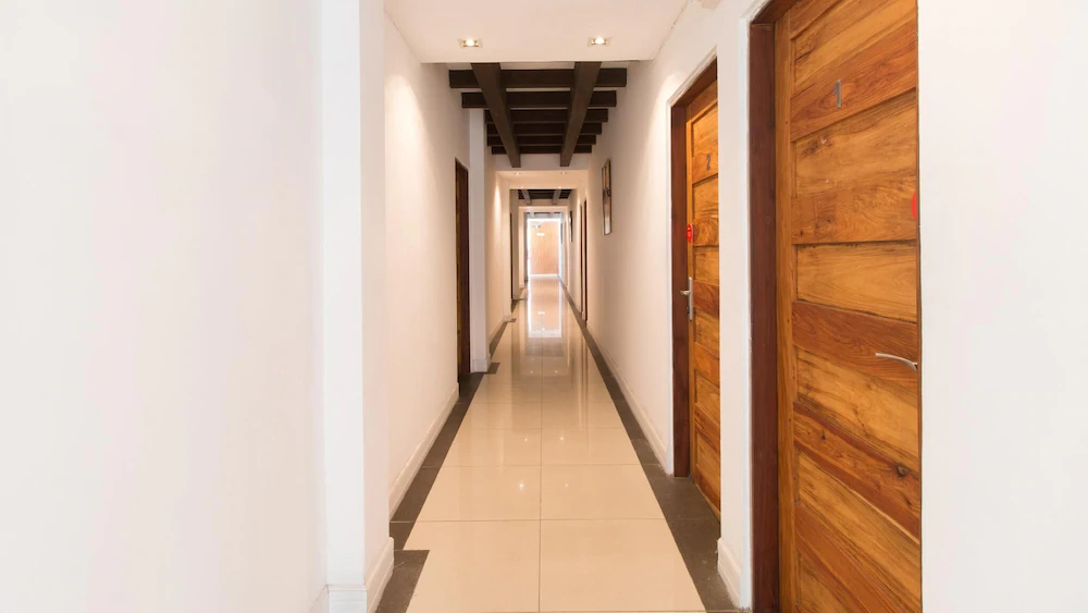 West Gate Hotel by RedDoorz