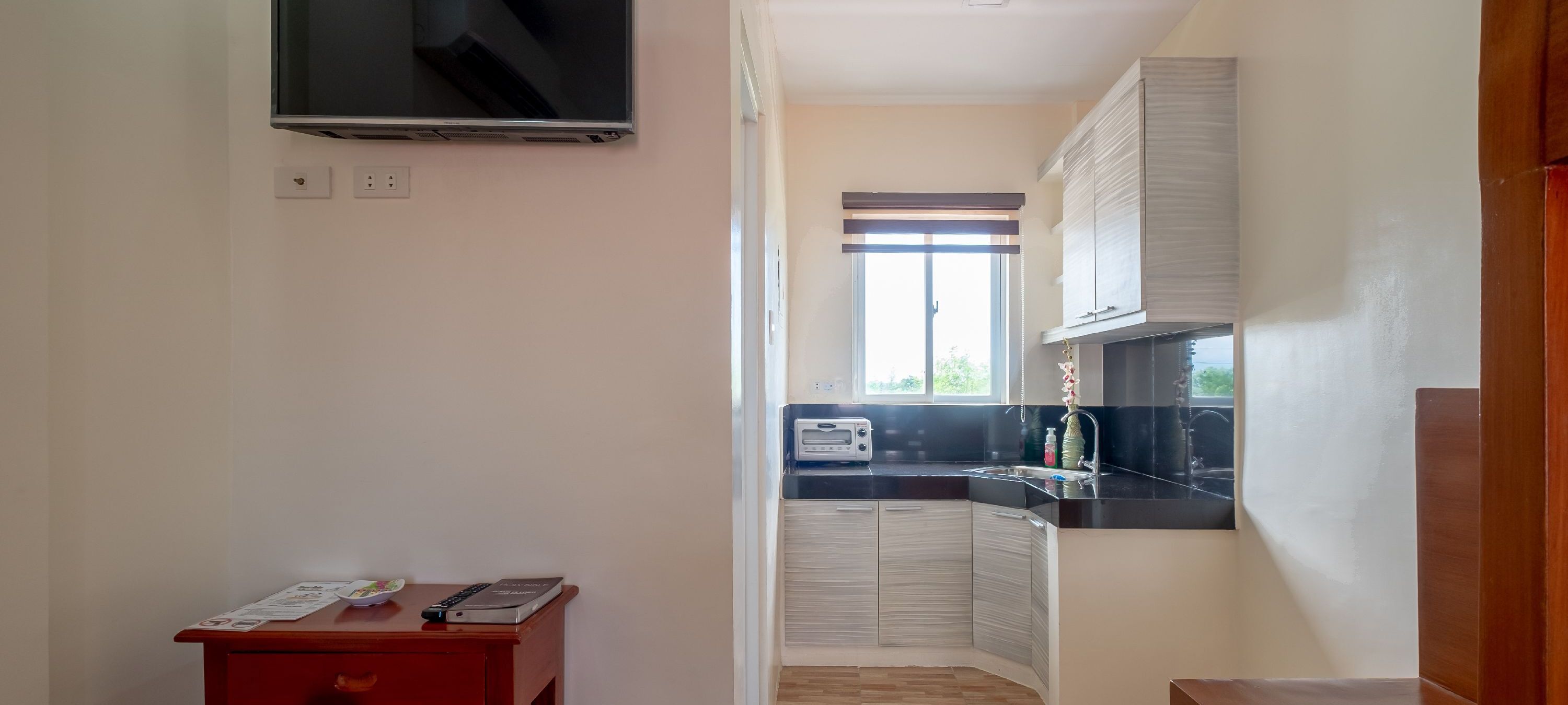 Zen Rooms 3G Place Laoag