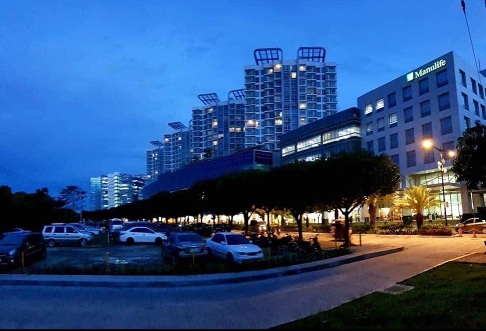 8 Newtown Boulevard by SIET
