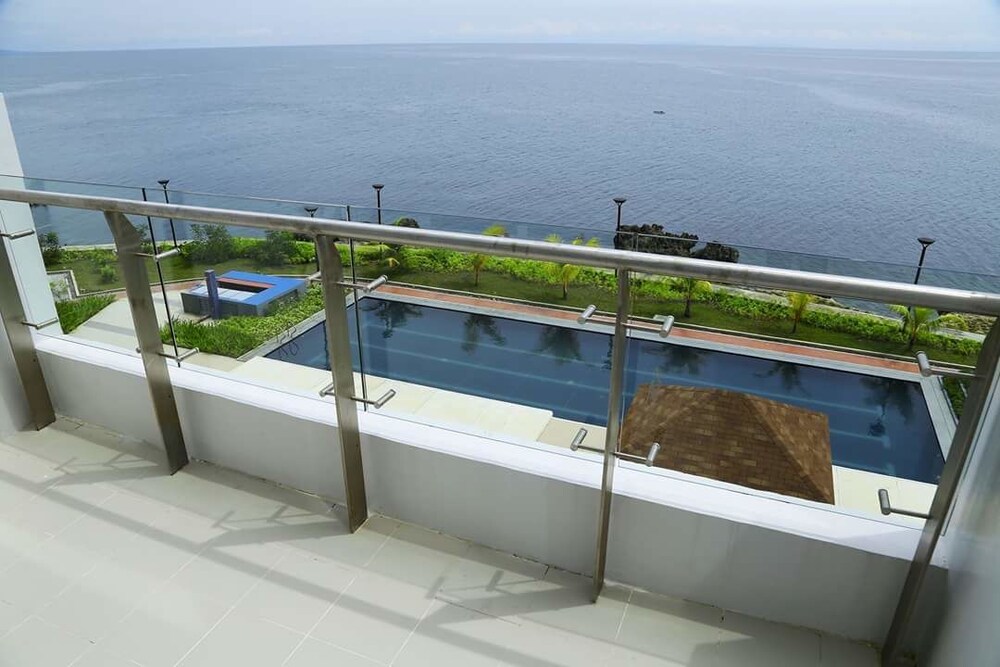 Amazing Seaview Arterra Penthouse