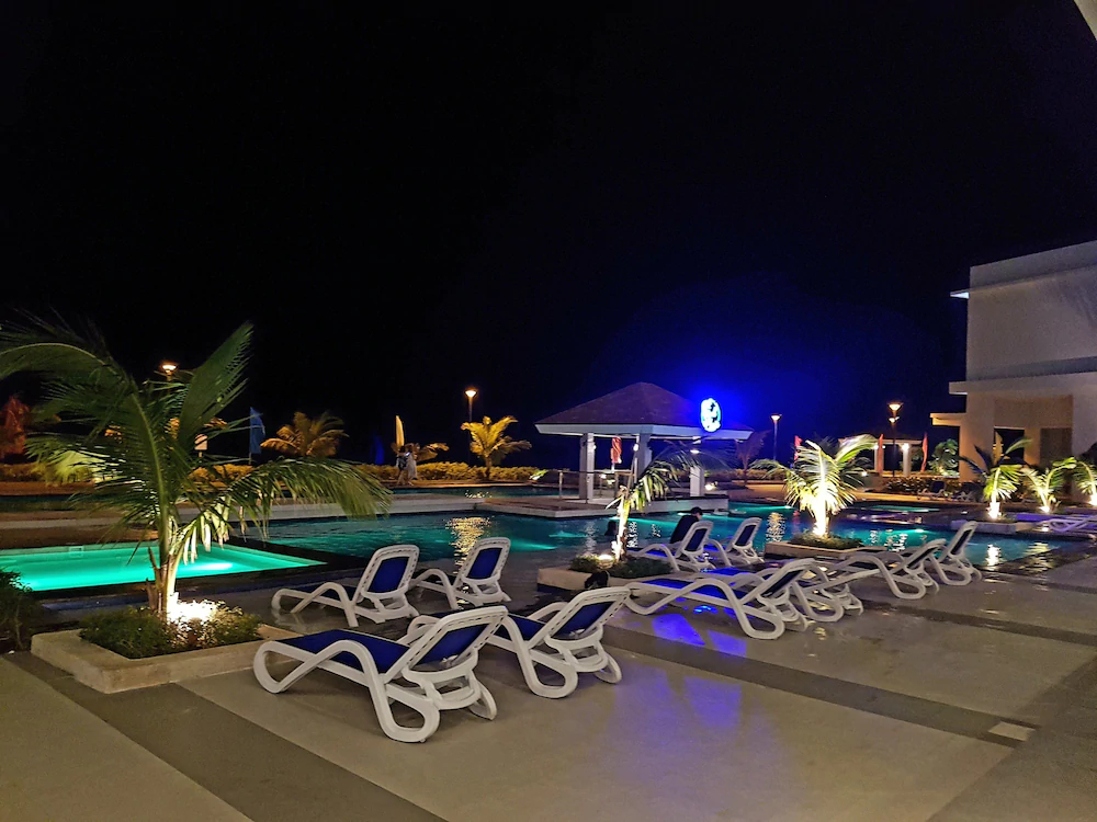 Amazing Seaview Arterra Penthouse