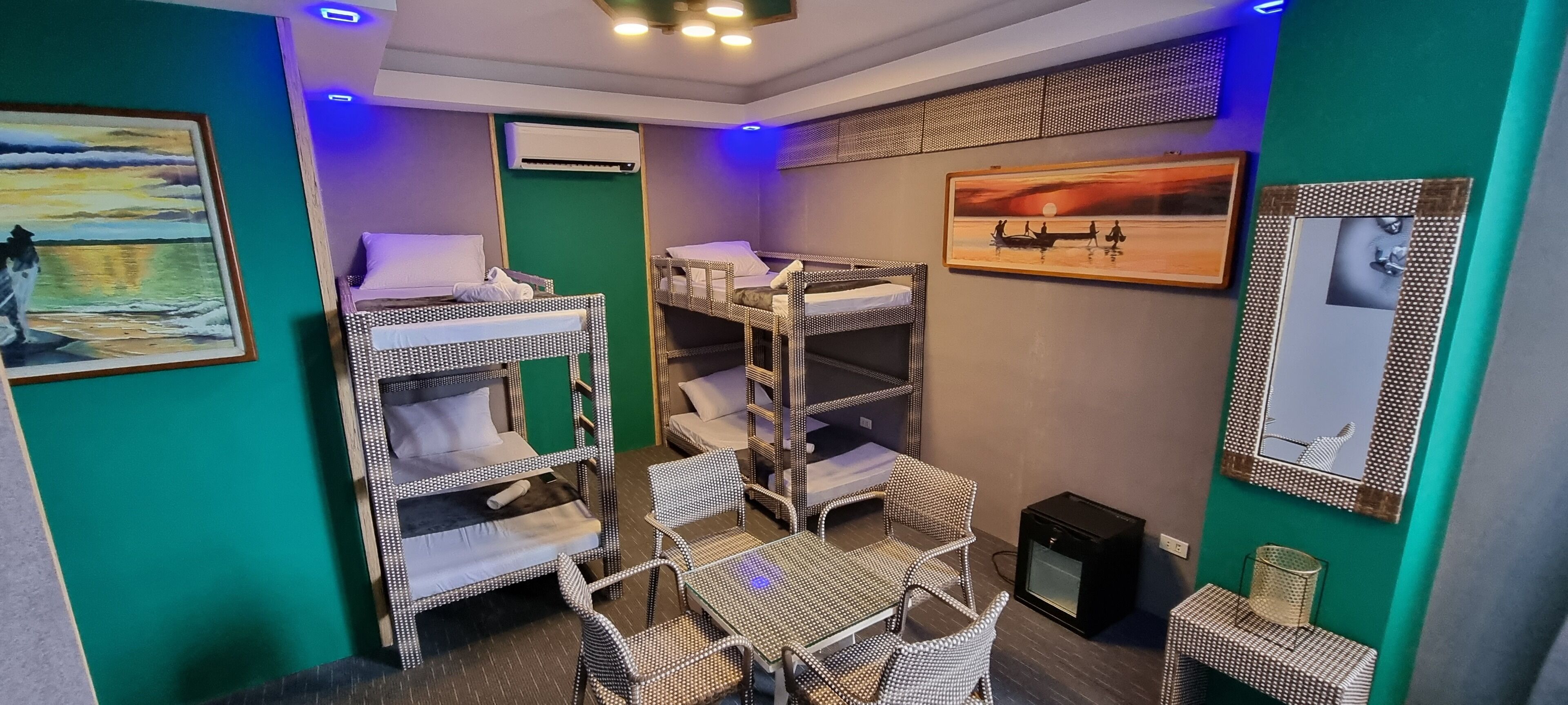 Attic Capsule Hotel