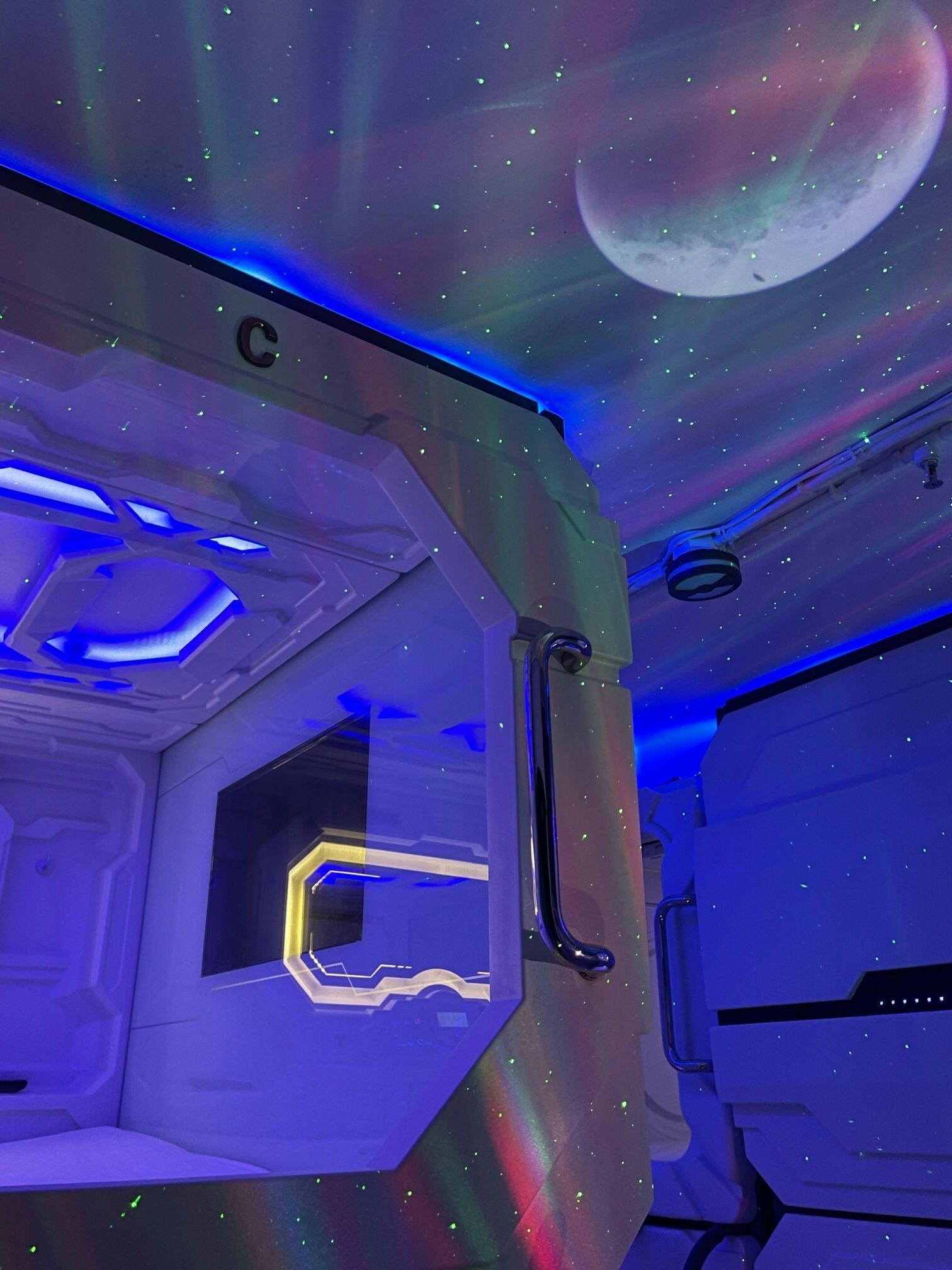 Bmax Spacepods