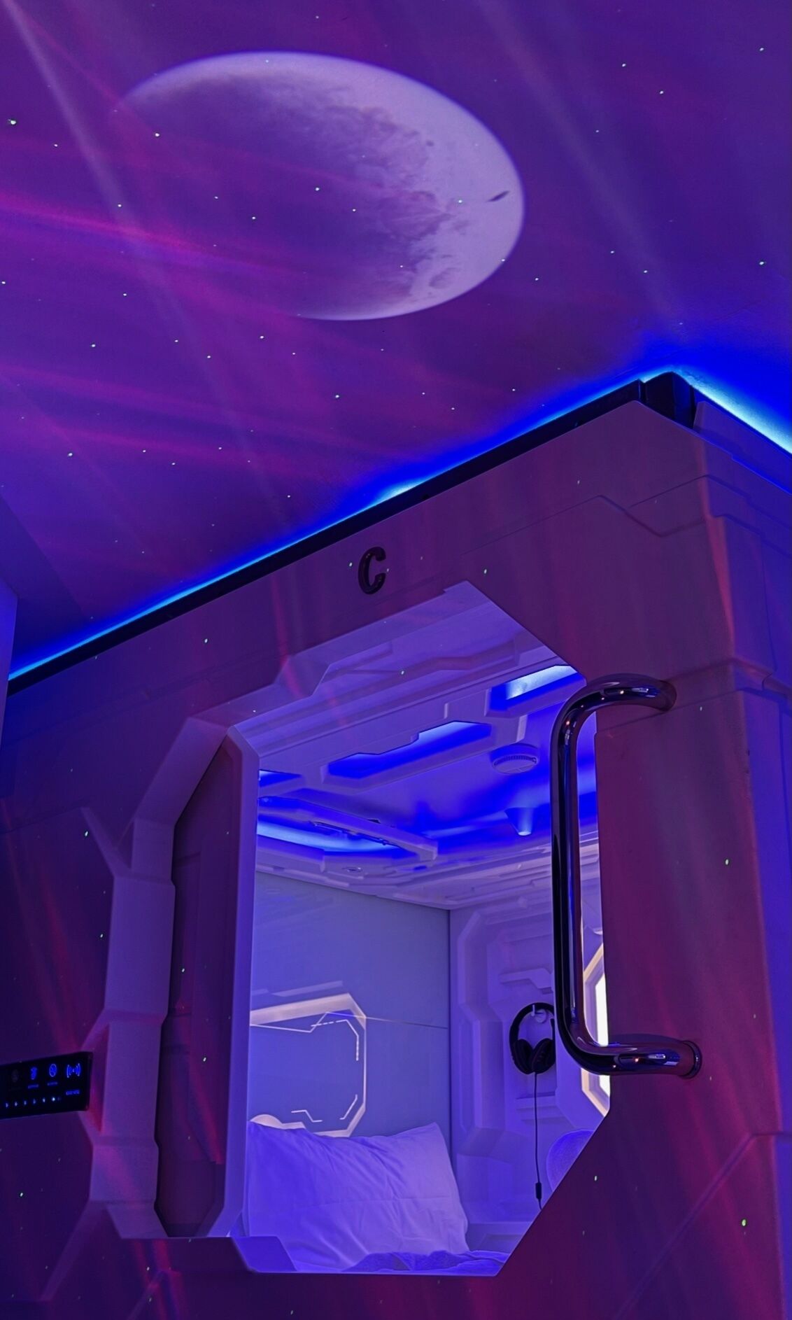 Bmax Spacepods