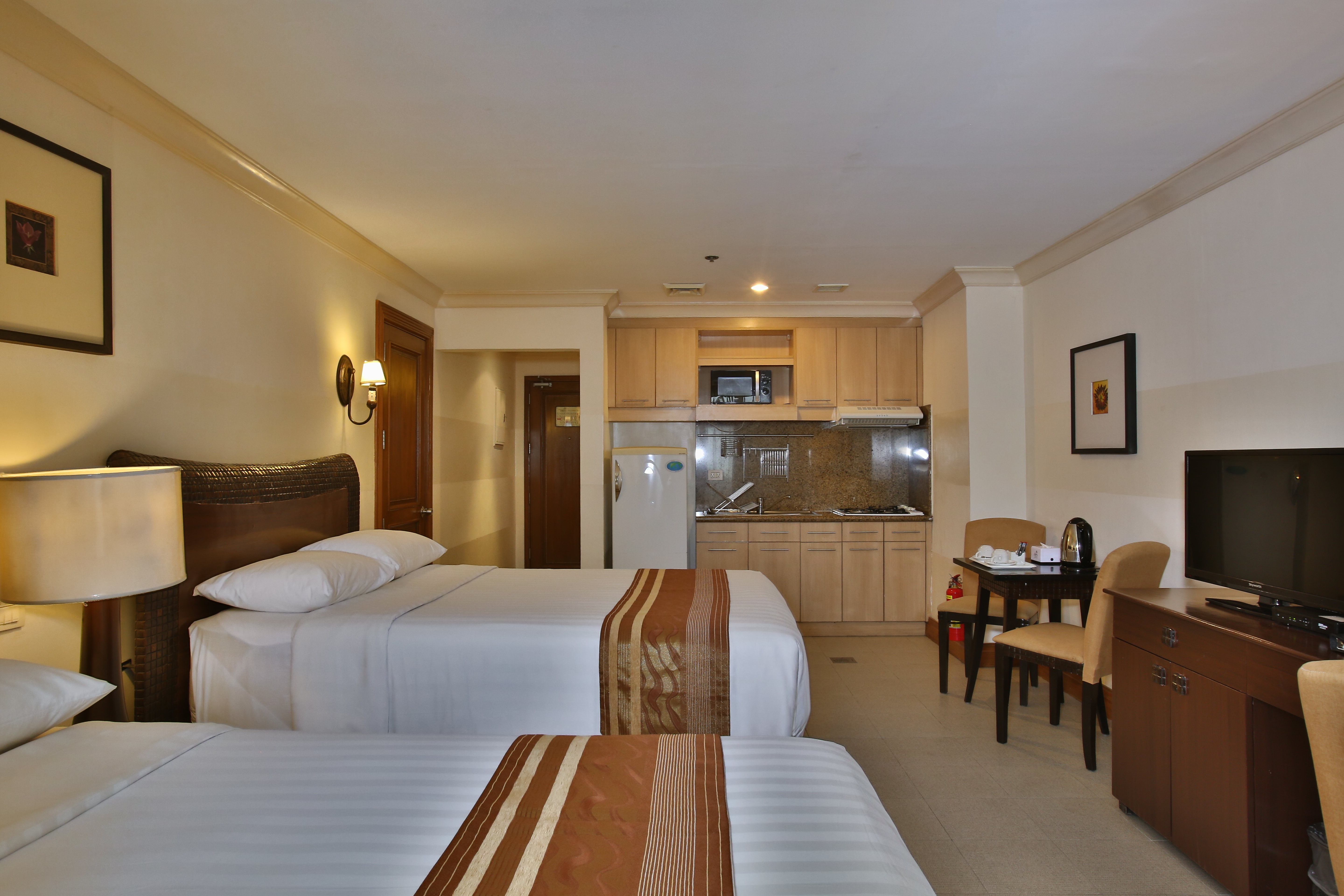 Crown Regency Suites & Residences Mactan