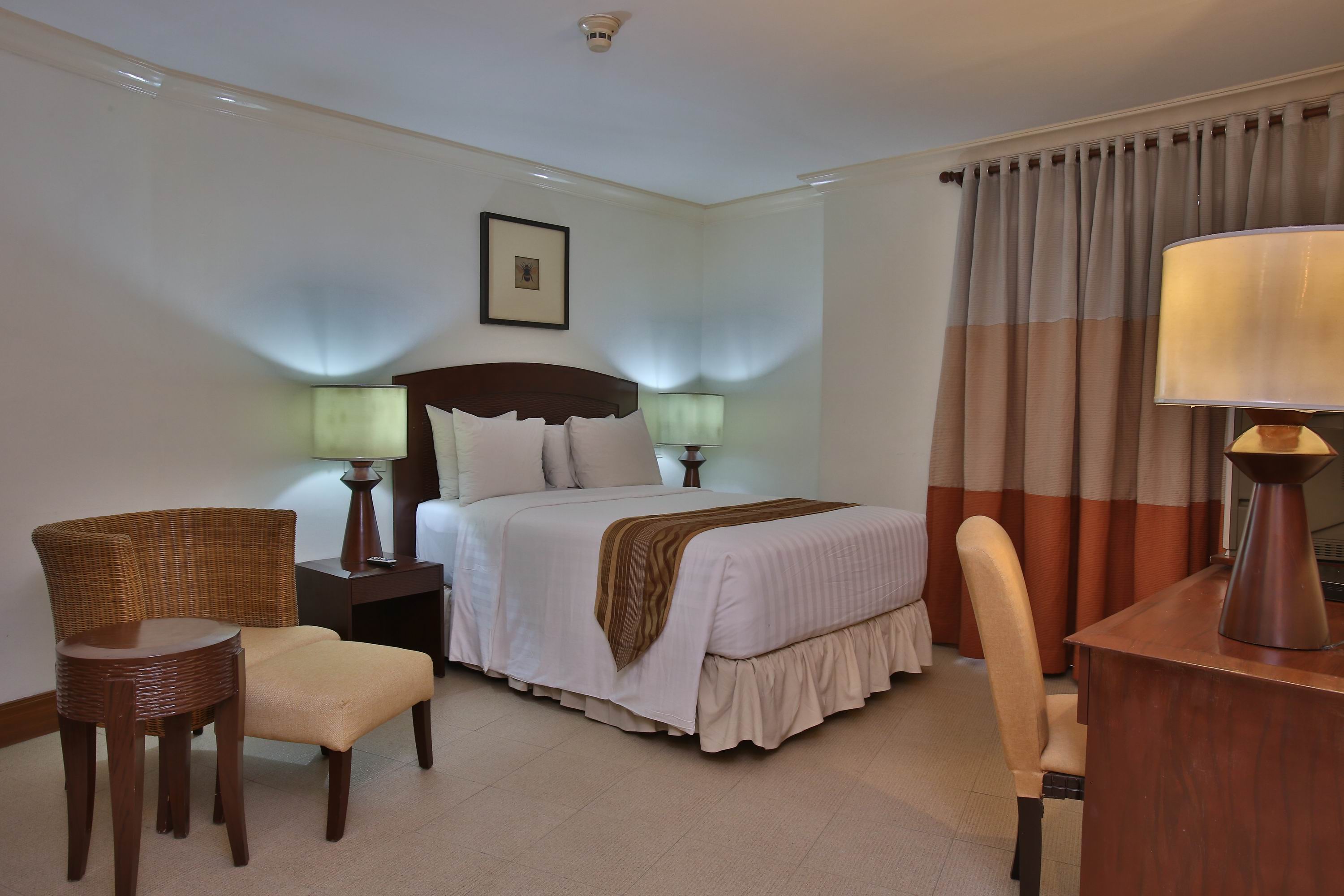 Crown Regency Suites & Residences Mactan