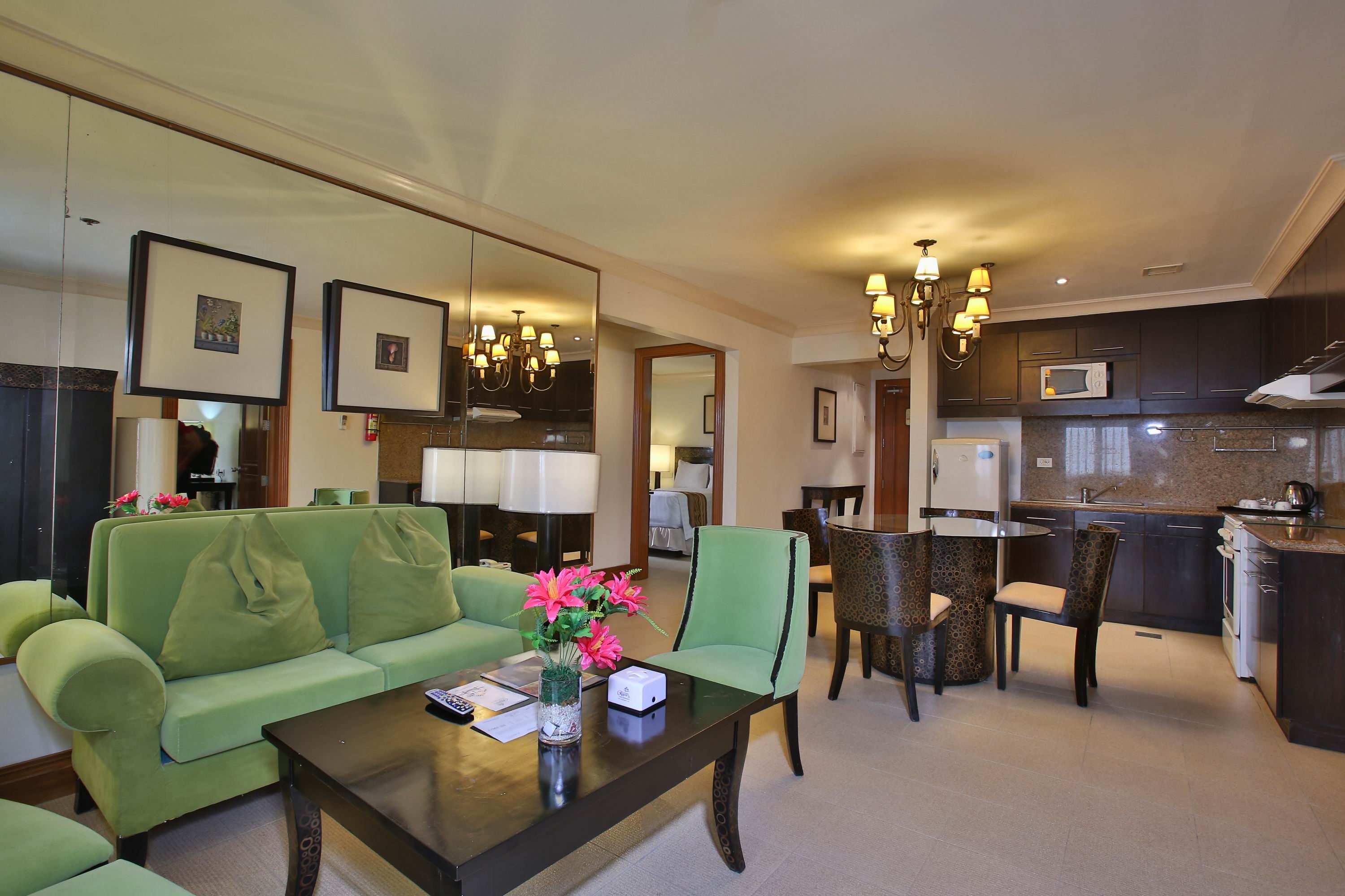 Crown Regency Suites & Residences Mactan