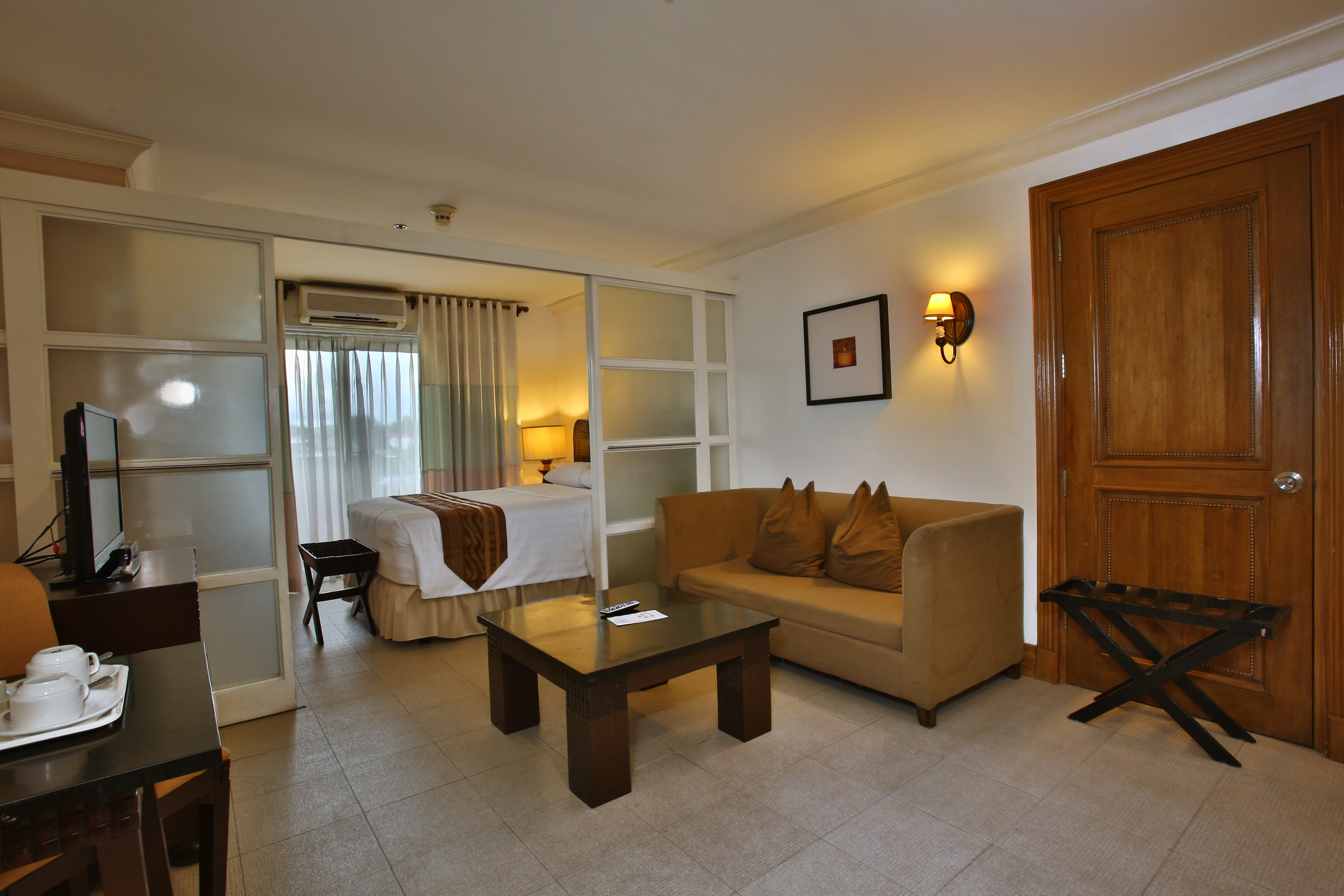Crown Regency Suites & Residences Mactan