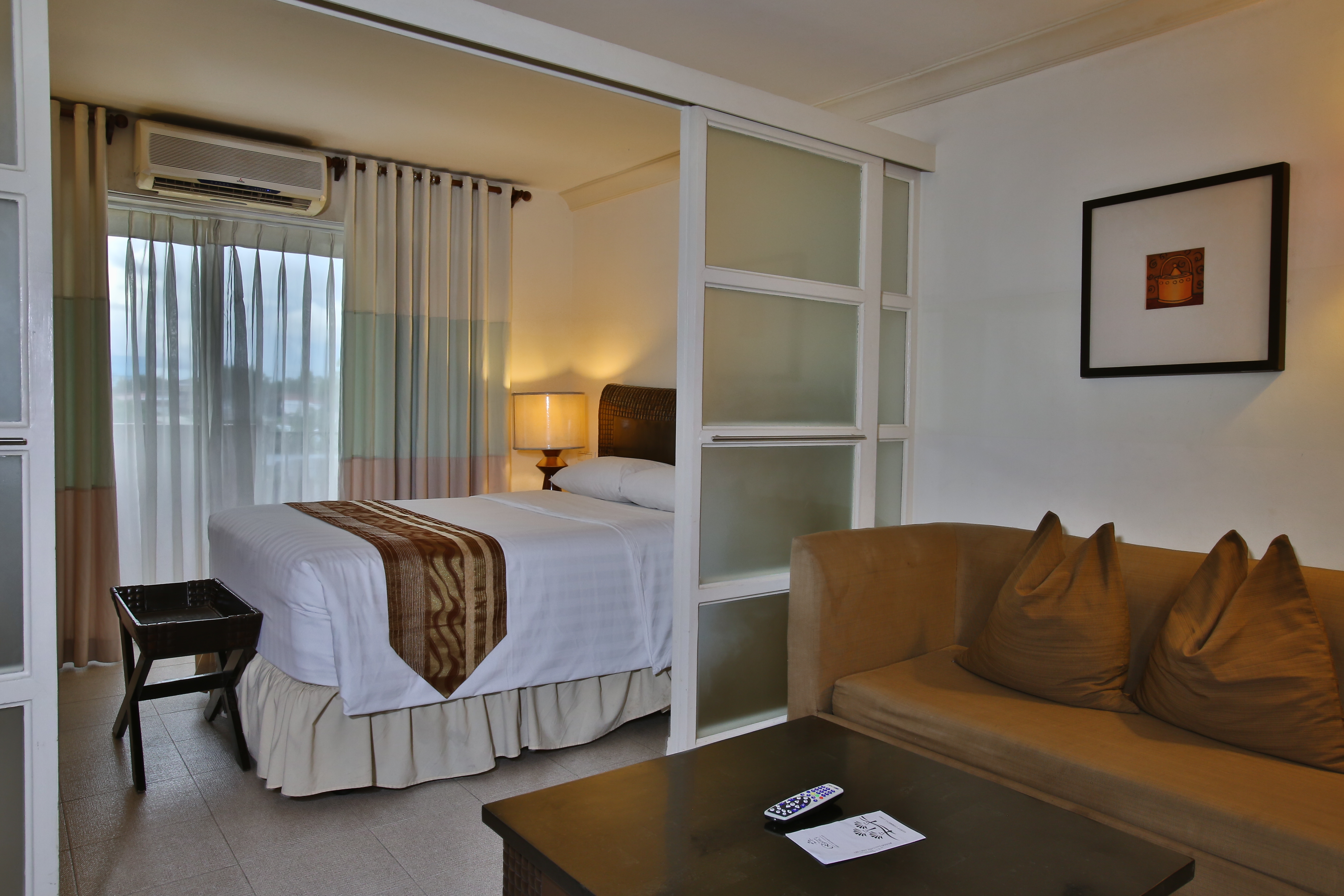 Crown Regency Suites & Residences Mactan