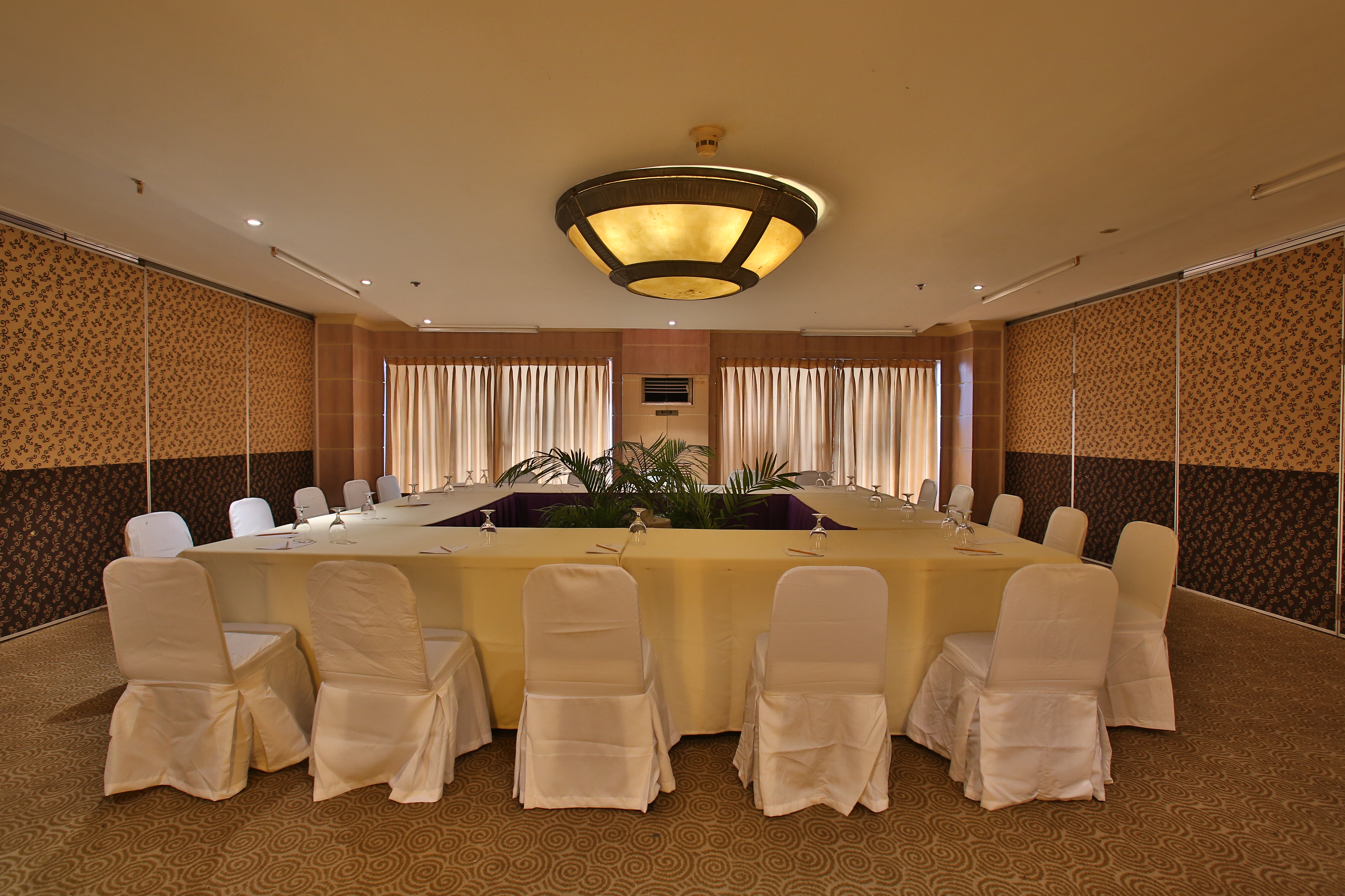 Crown Regency Suites & Residences Mactan