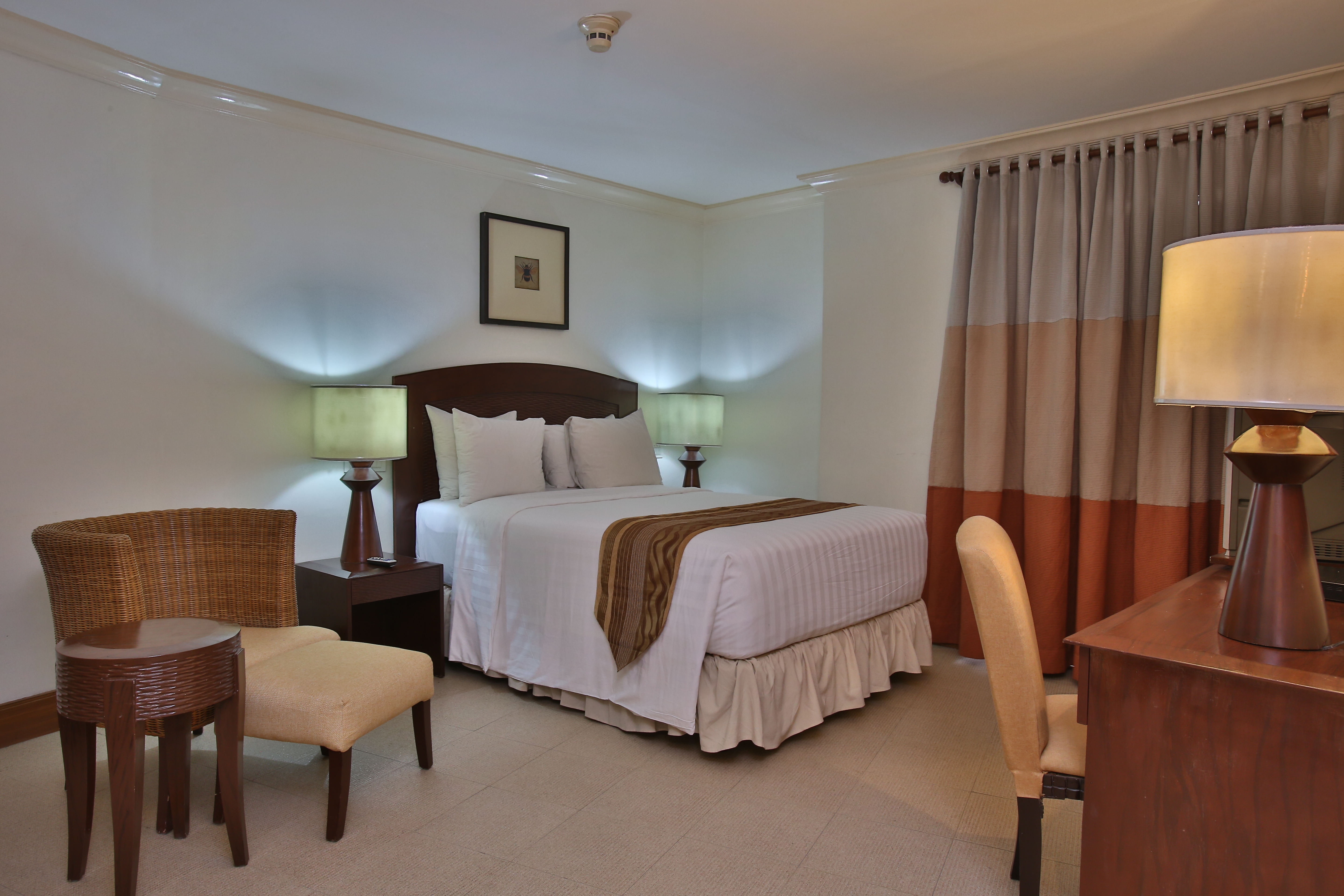 Crown Regency Suites & Residences Mactan