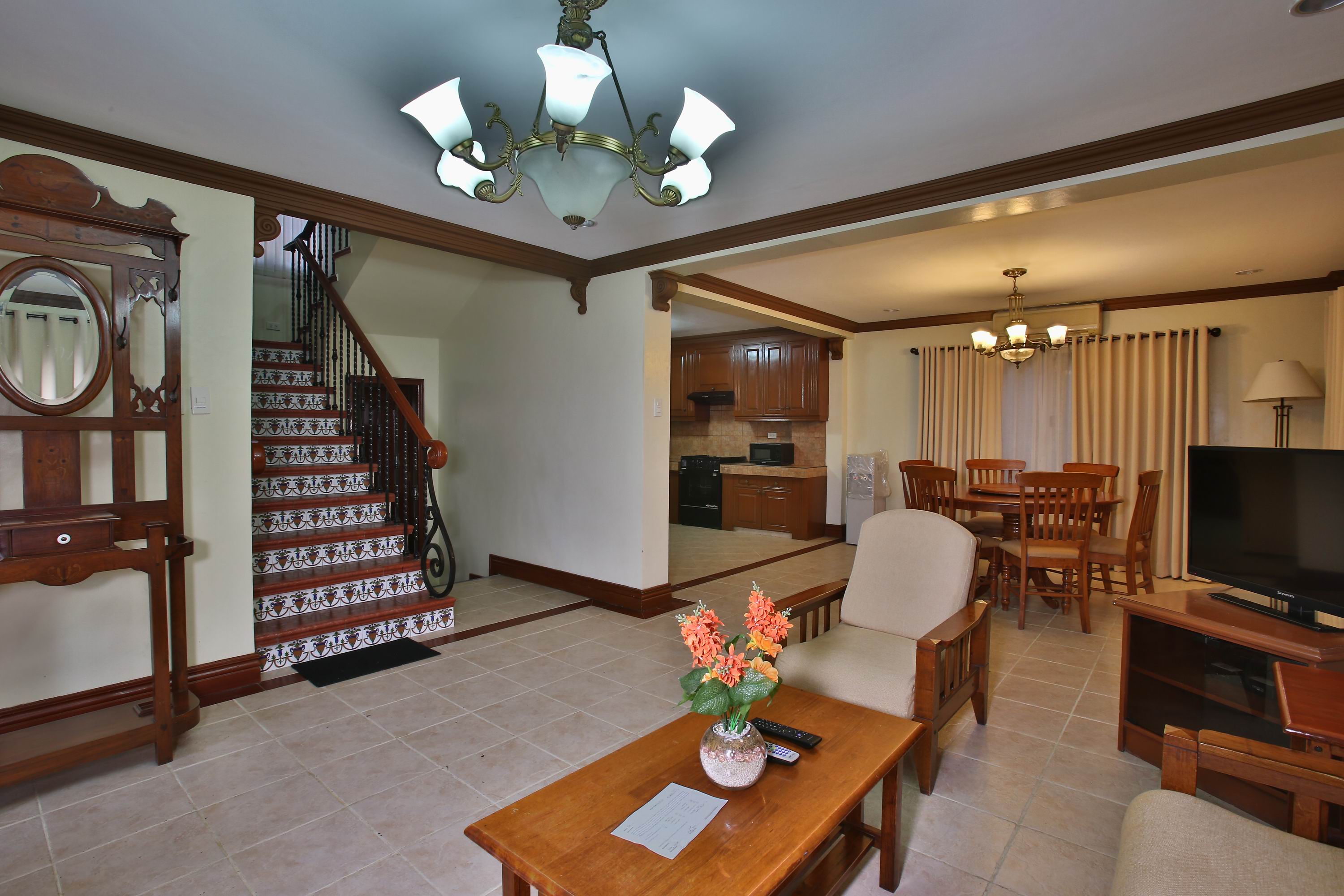 Crown Regency Suites & Residences Mactan