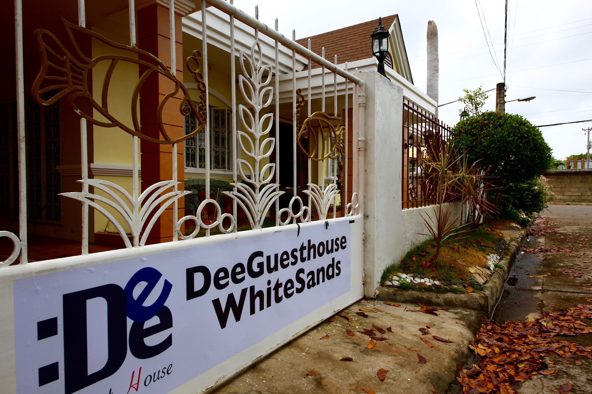 Dee Guesthouse White Sands