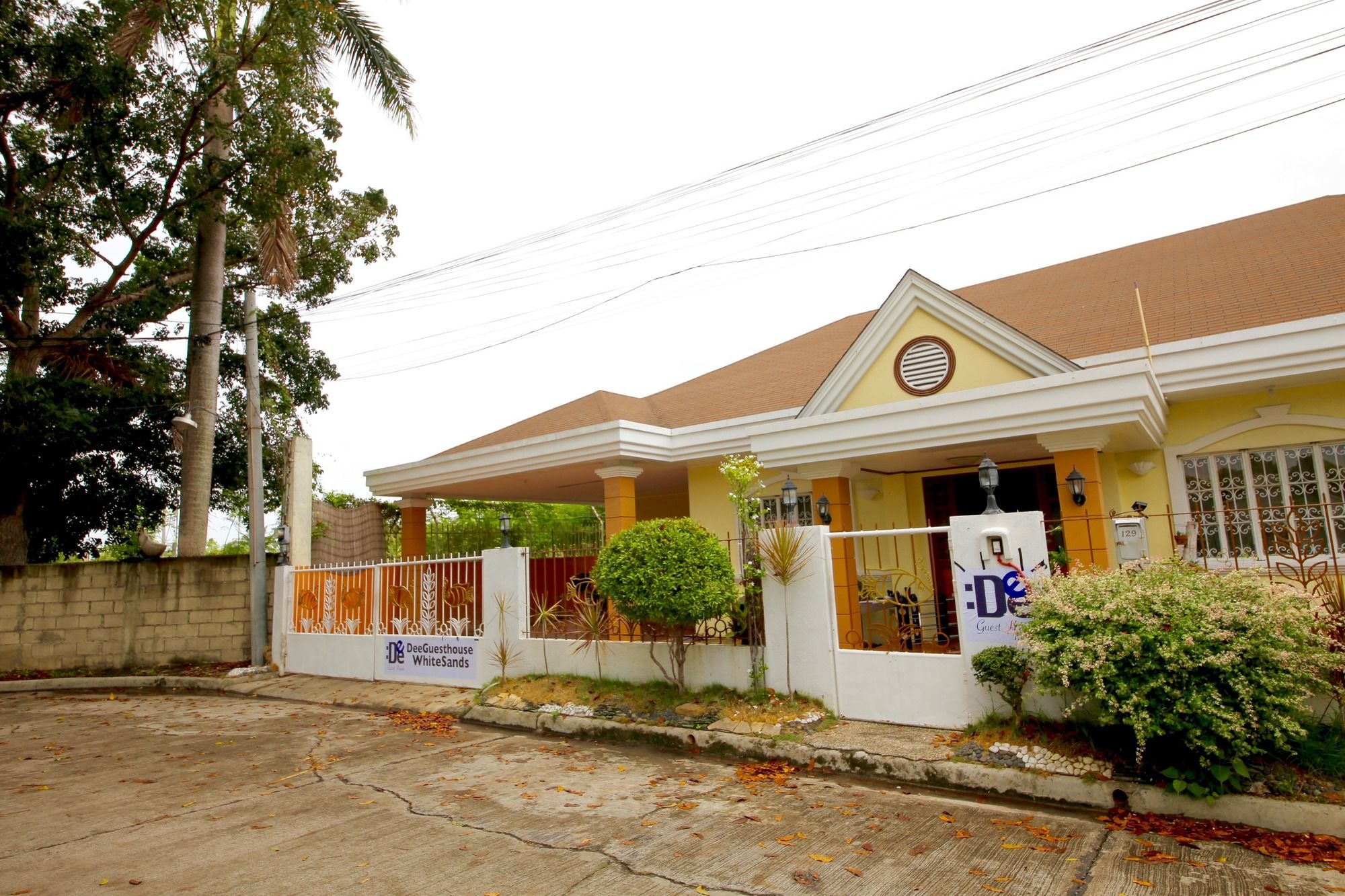 Dee Guesthouse White Sands