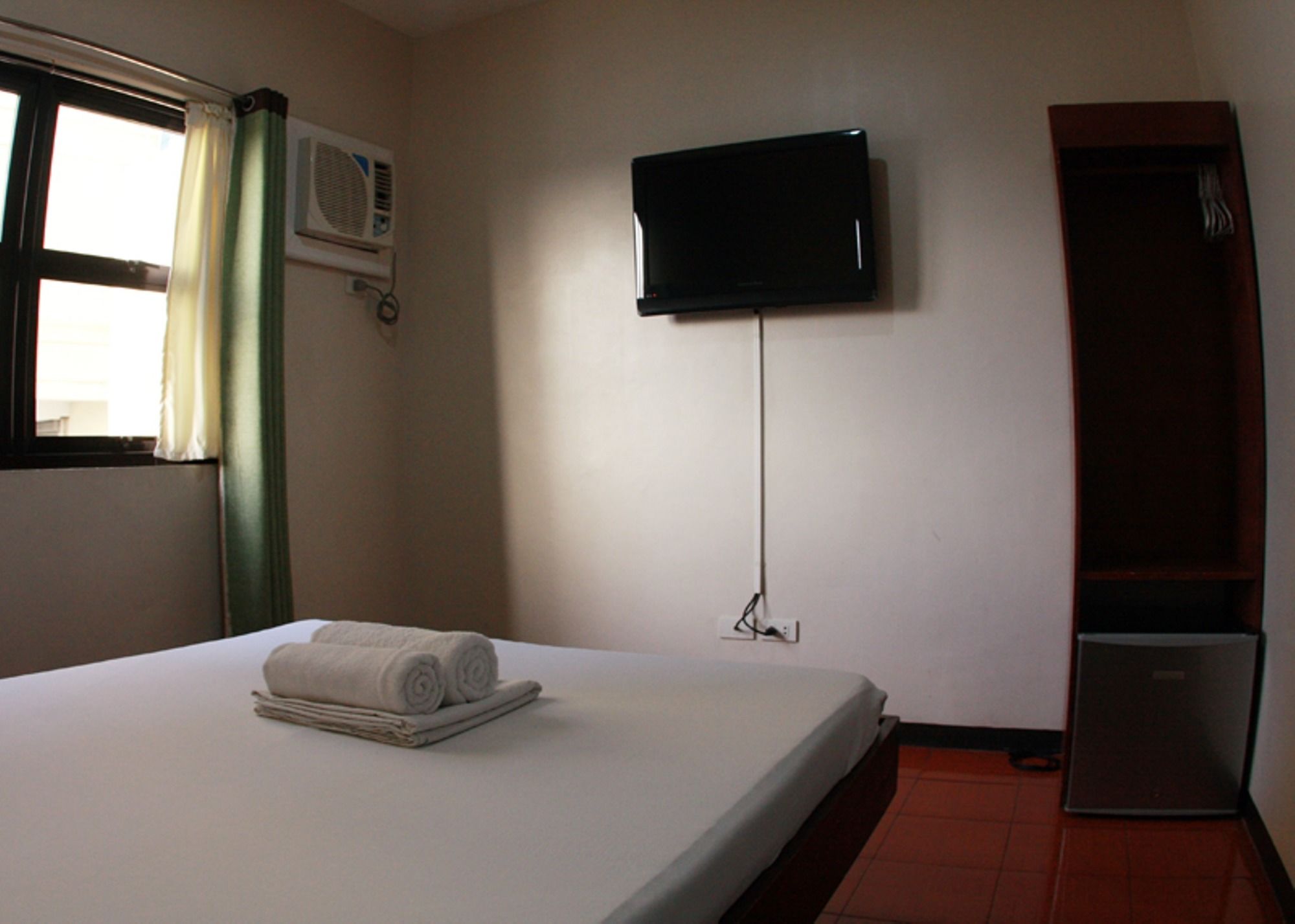 Hotel California by OYO Rooms