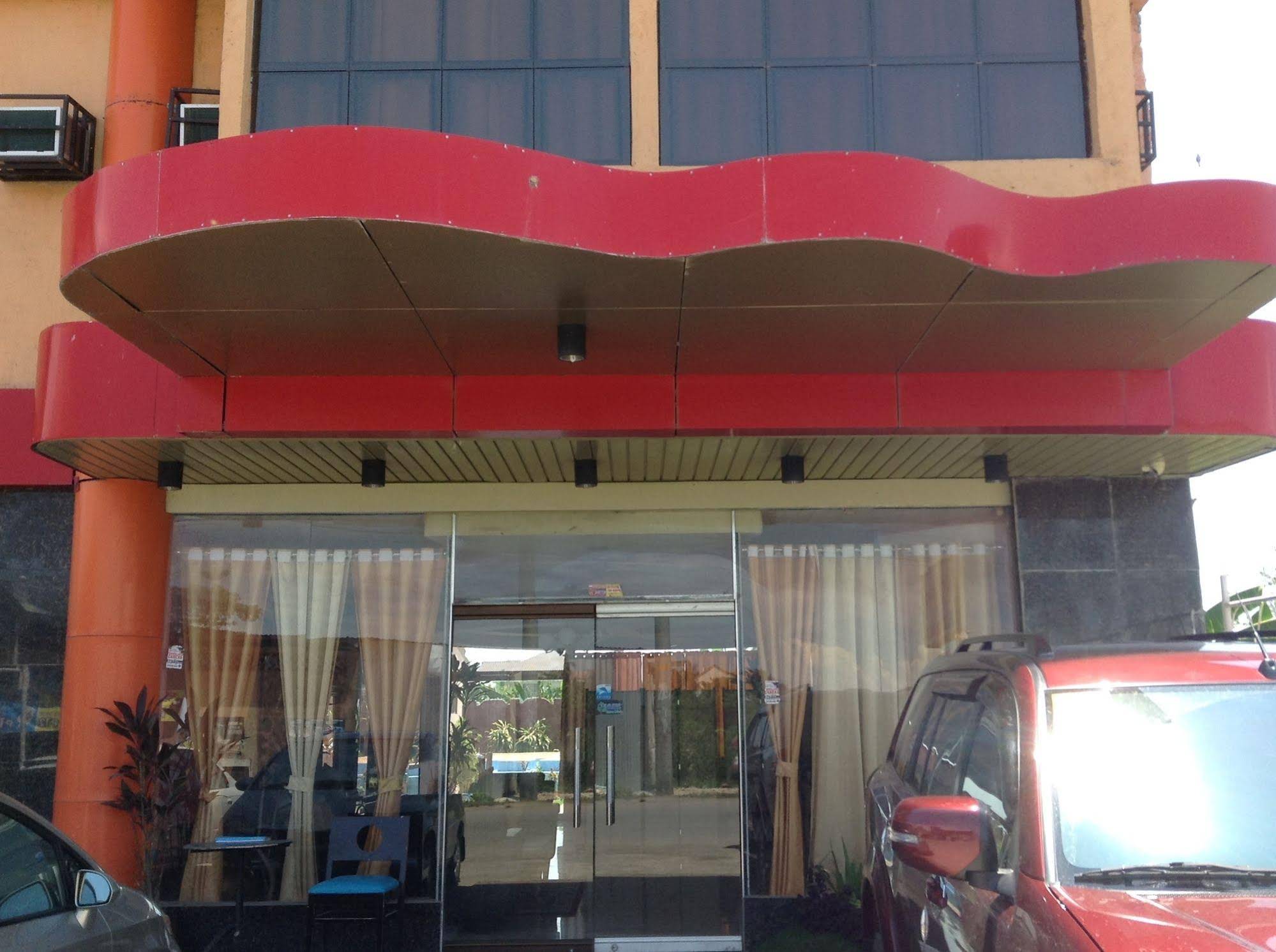 John Mig Hotel