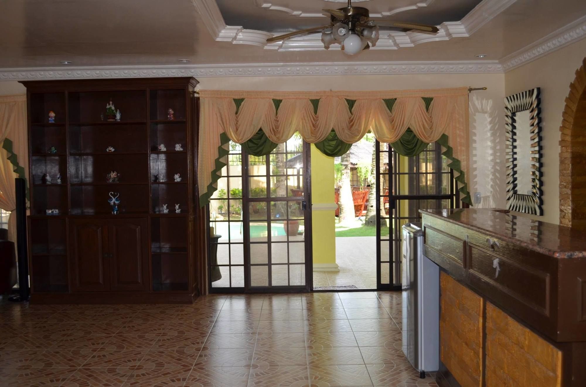 Kim Beatriz Compound