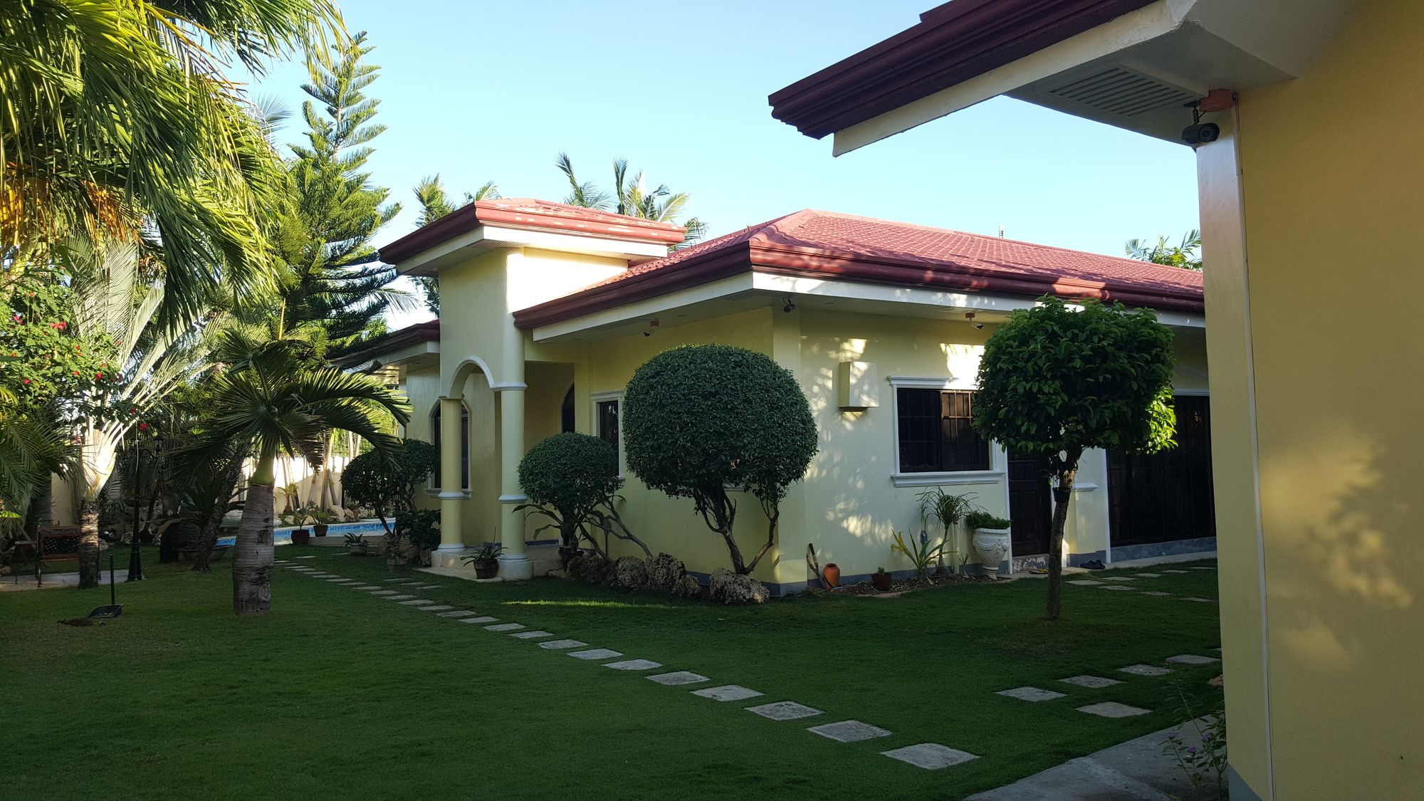 Kim Beatriz Compound