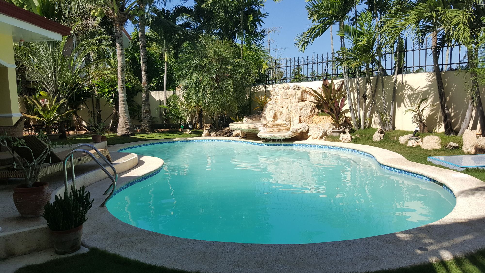 Kim Beatriz Compound