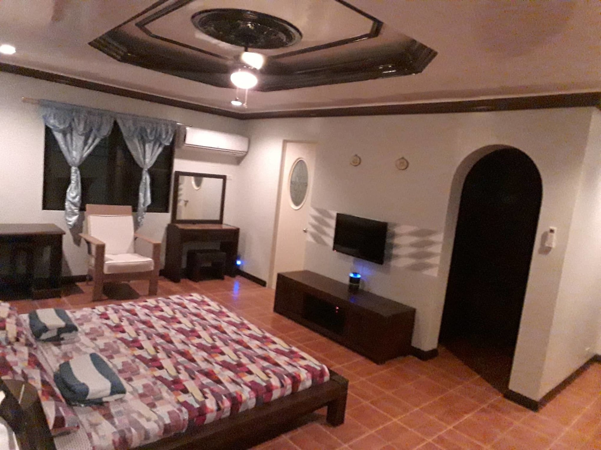 Kim Beatriz Compound