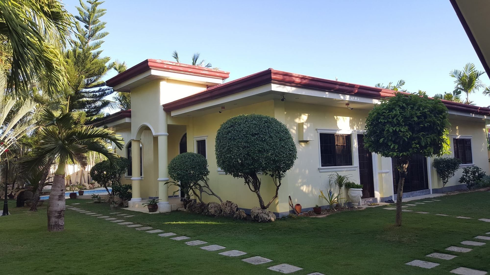 Kim Beatriz Compound