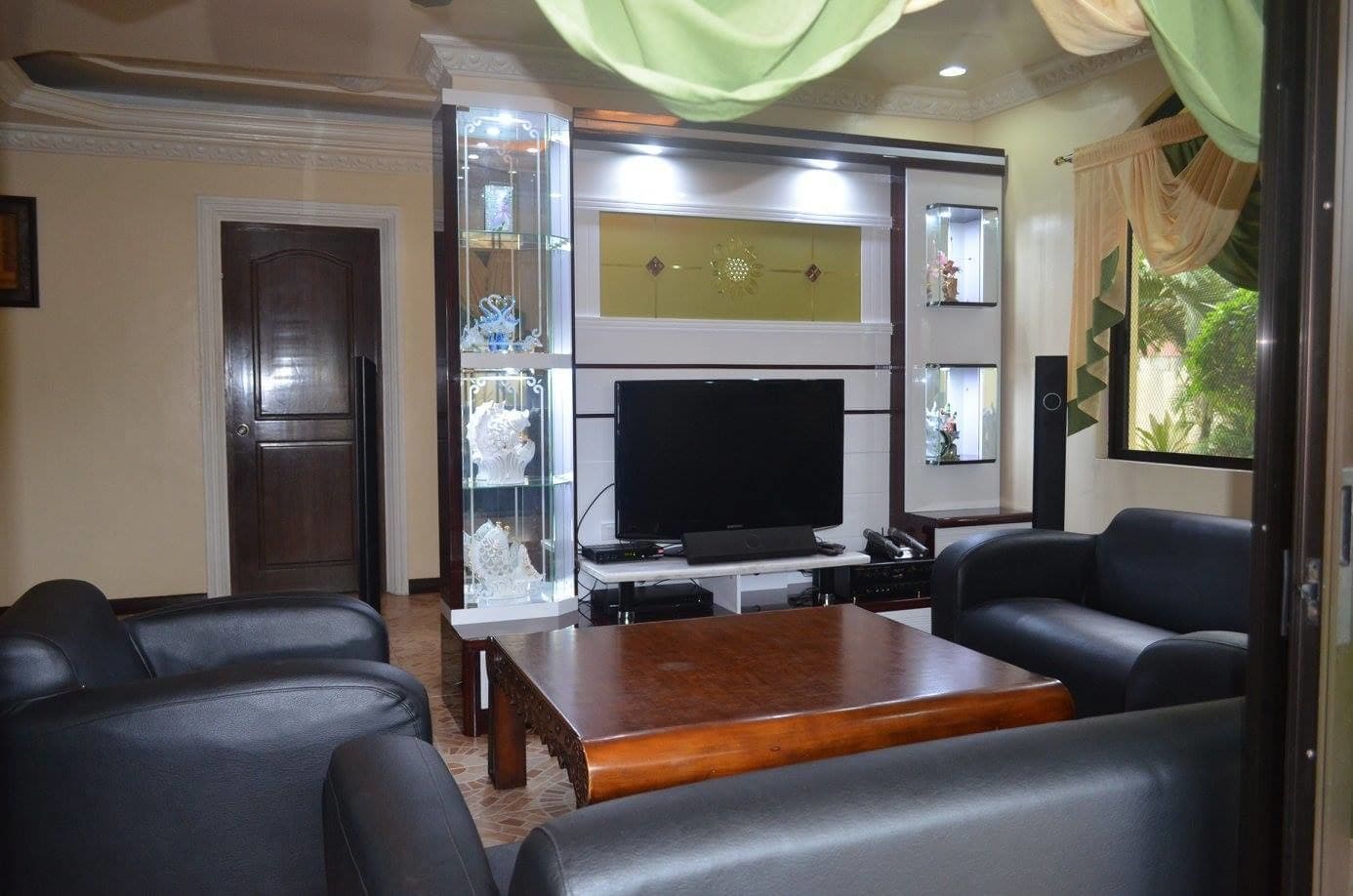 Kim Beatriz Compound