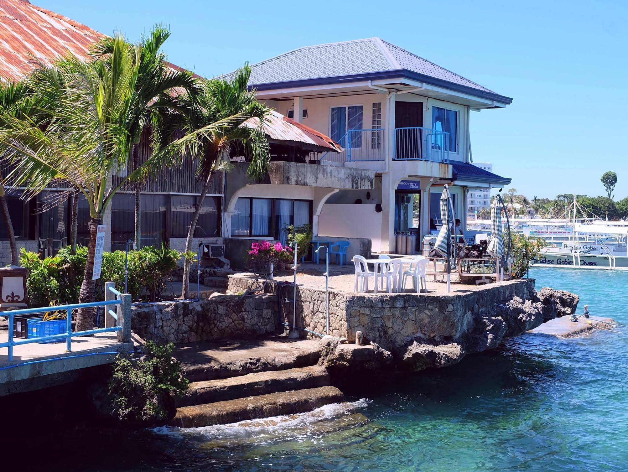 Kon Tiki Marina Suites