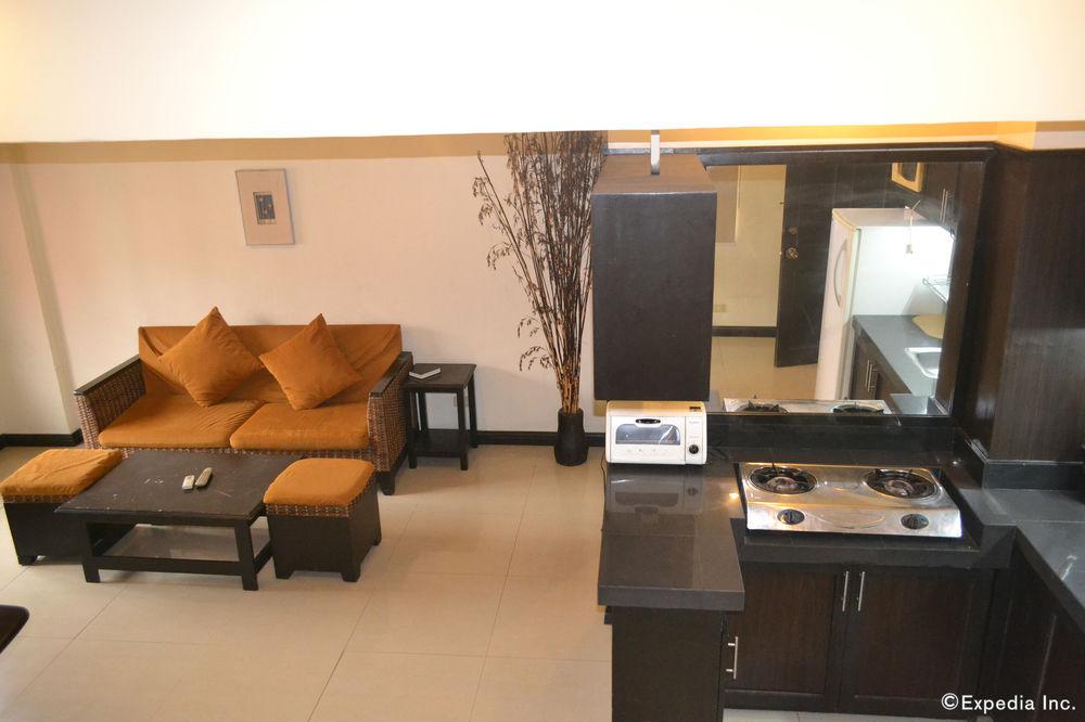 Lancaster Cebu