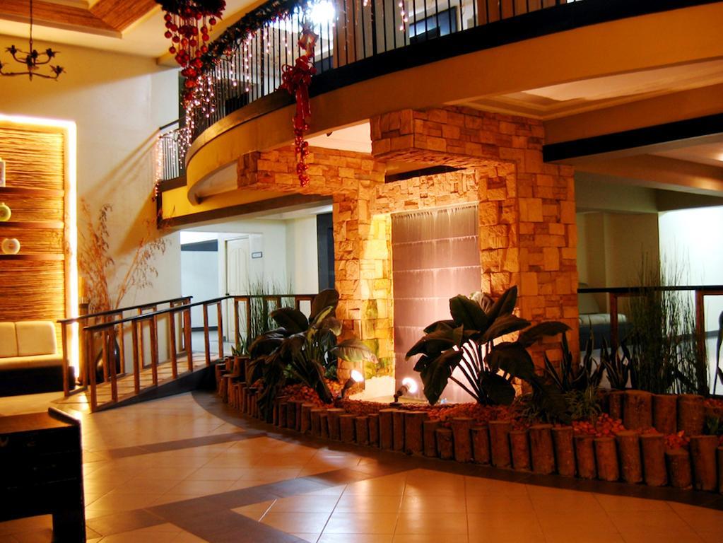 Lancaster Cebu