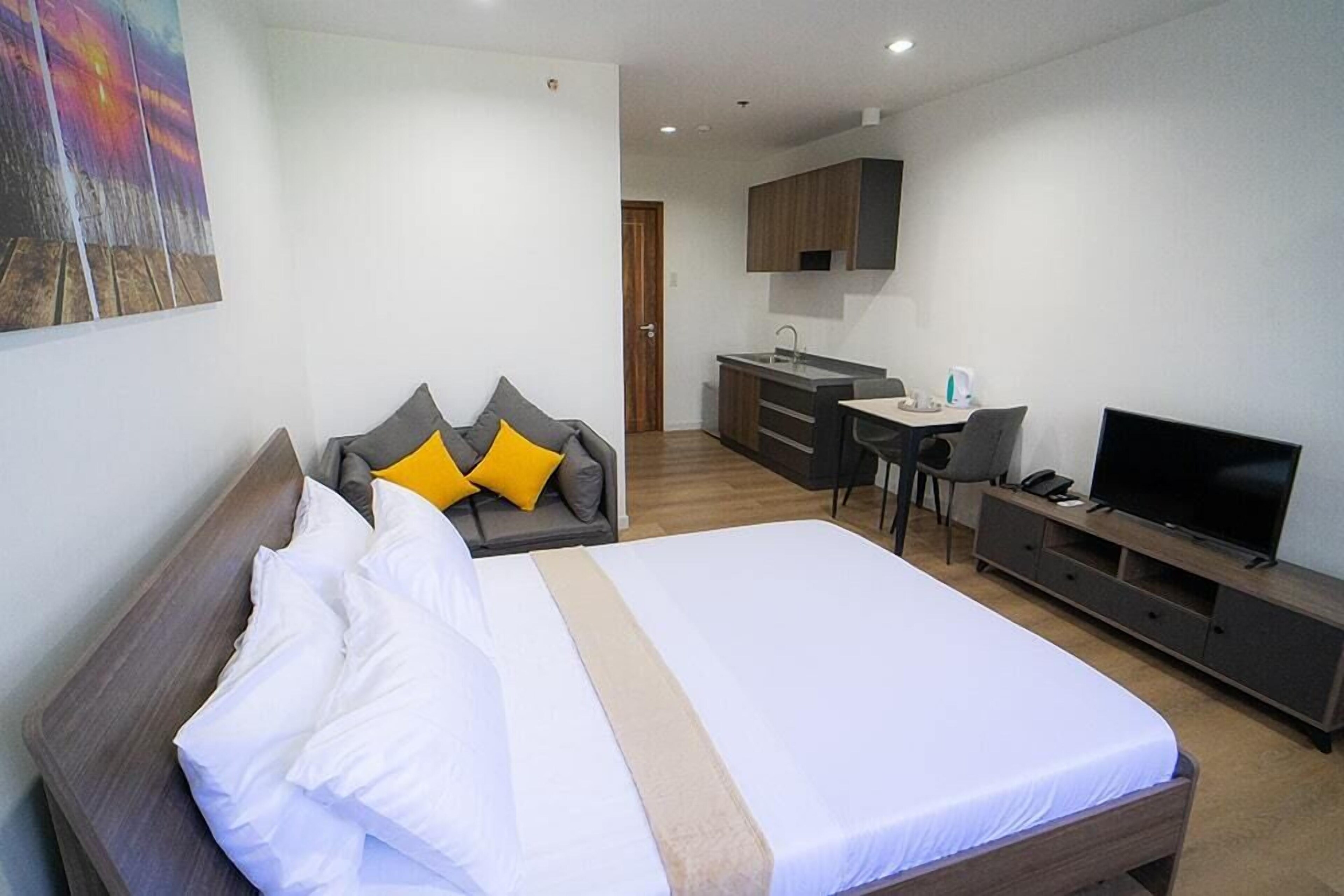Mangrove Place and ResidencesbyHiverooms
