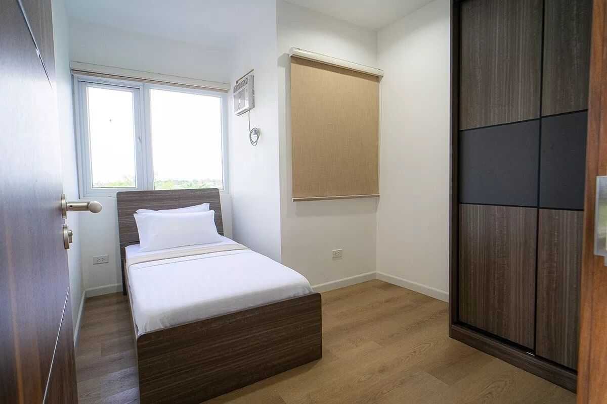 Mangrove Place and ResidencesbyHiverooms