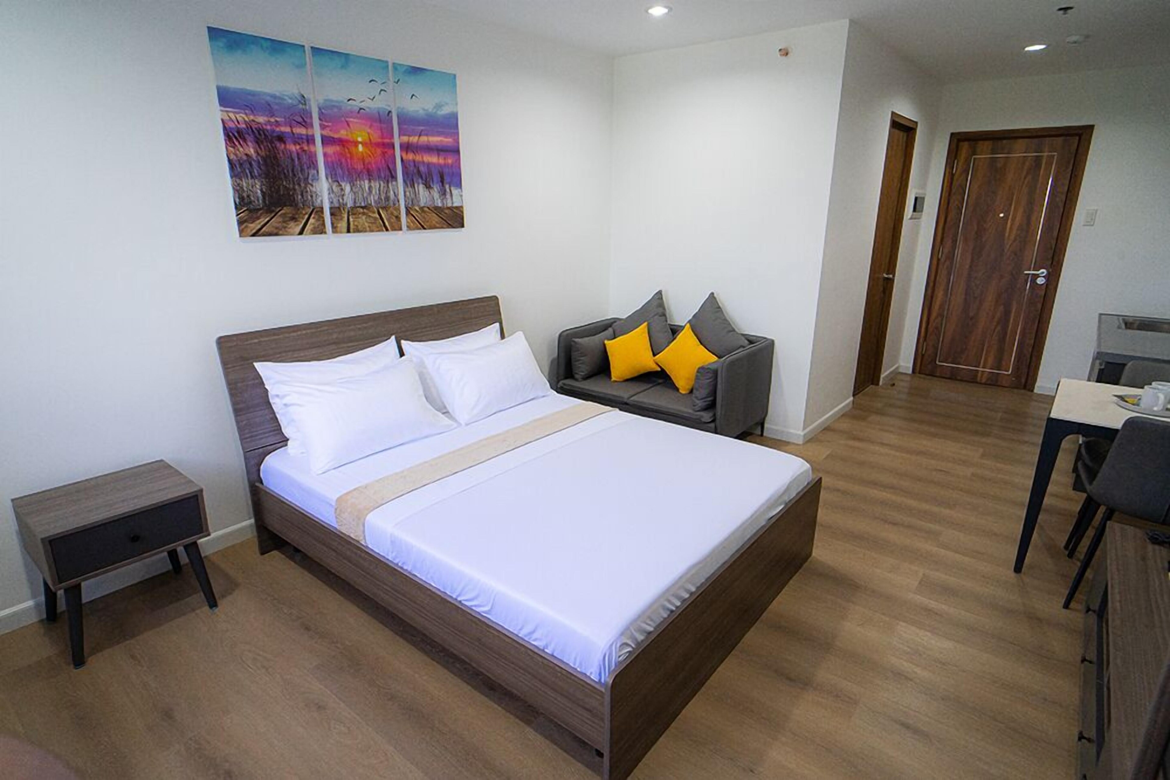Mangrove Place and ResidencesbyHiverooms