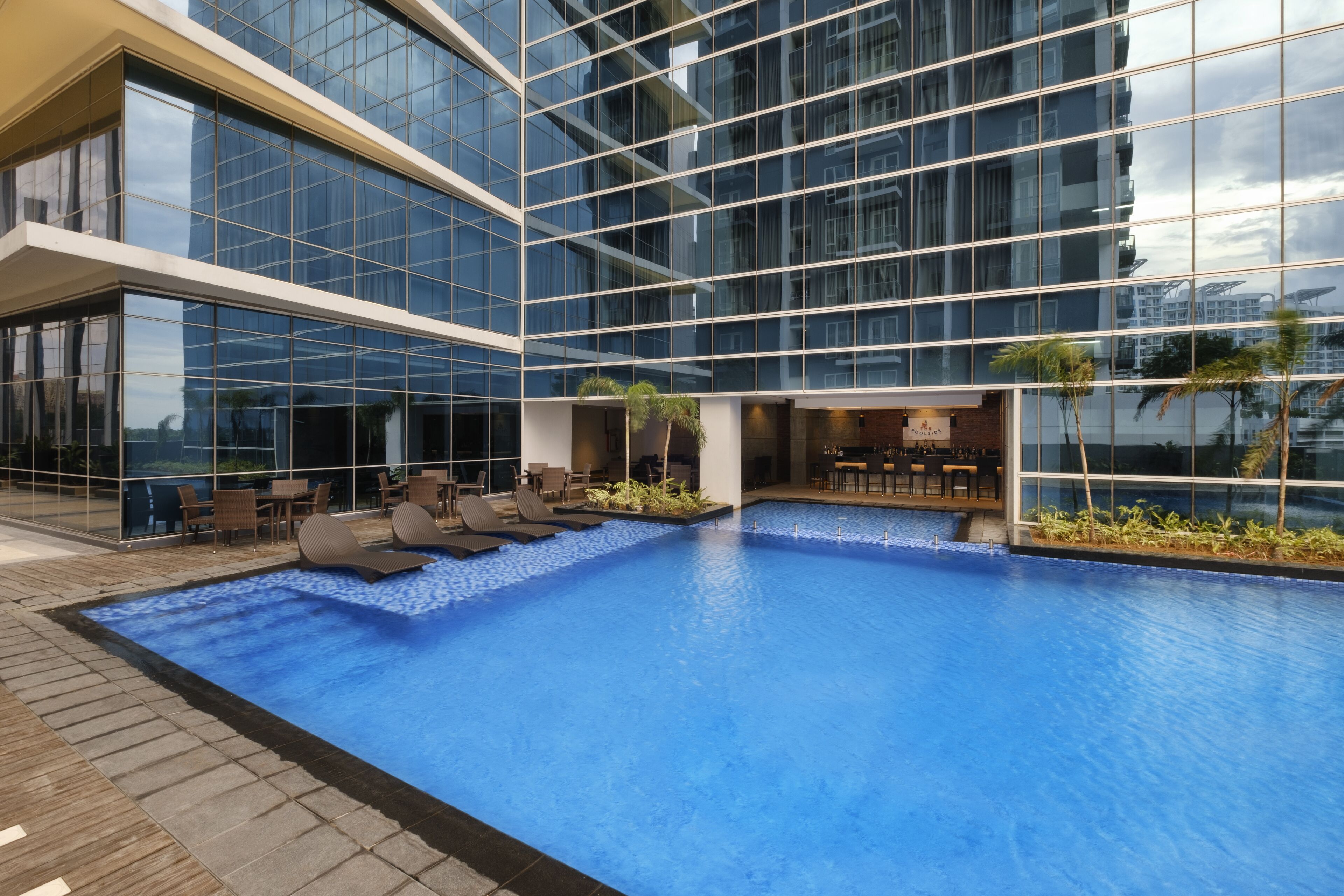 Savoy Hotel Mactan Newtown