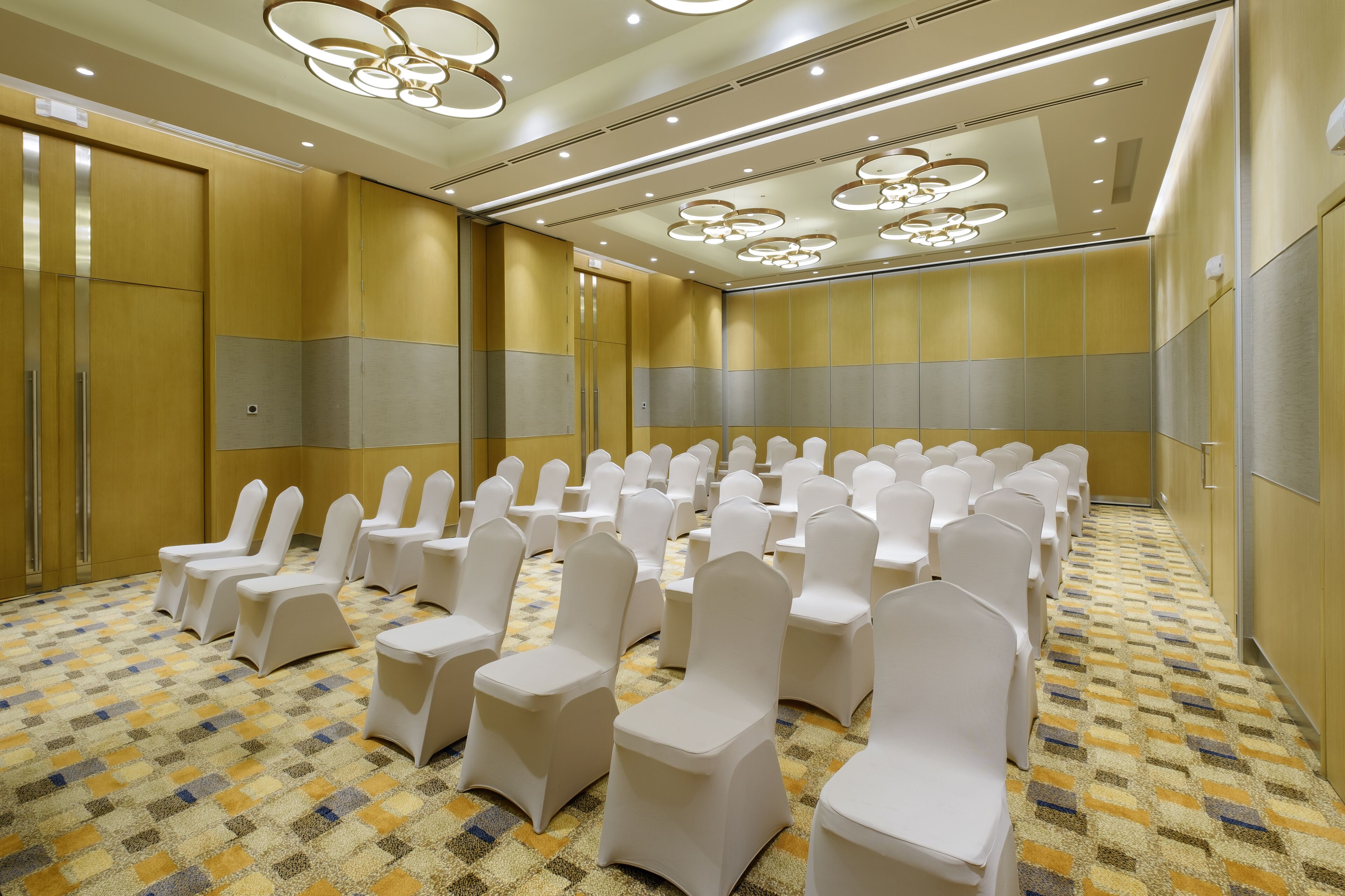 Savoy Hotel Mactan Newtown