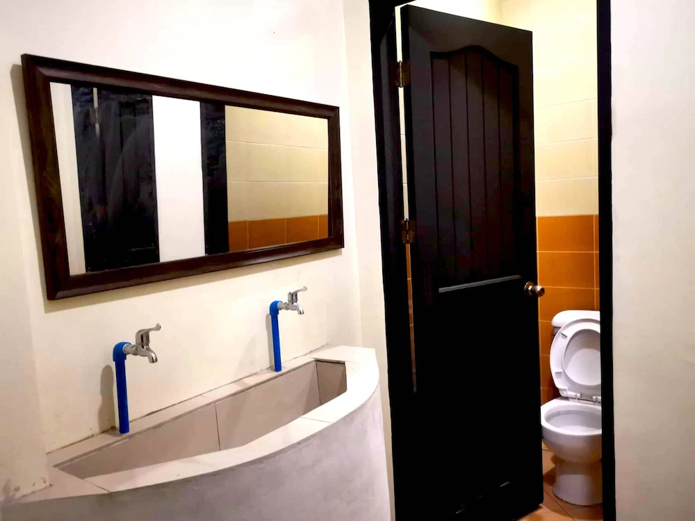 The Runway Inn - Mactan Cebu