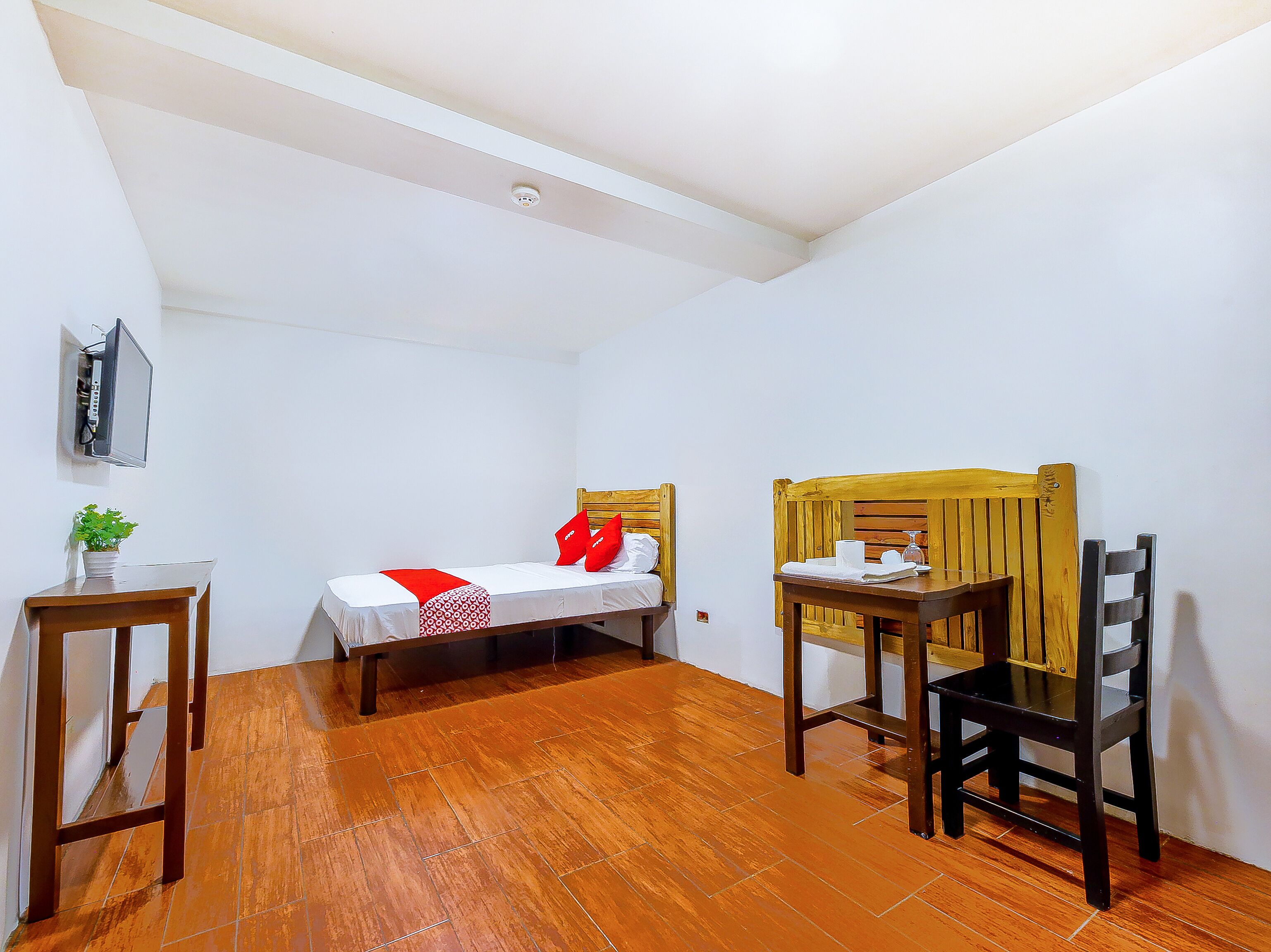 Cote D Azur by Oyo Rooms