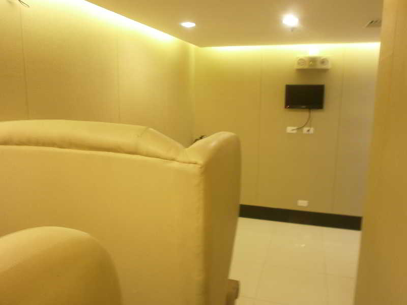 Dream Hotel