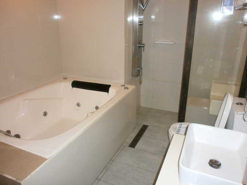 Dream Hotel