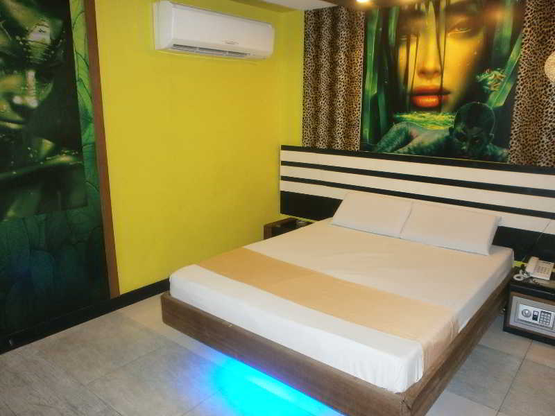 Dream Hotel