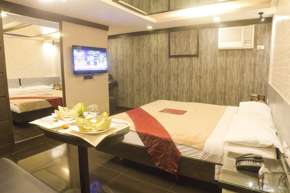 Victoria Court Las Pinas