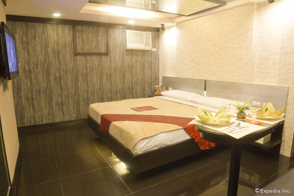 Victoria Court Las Pinas