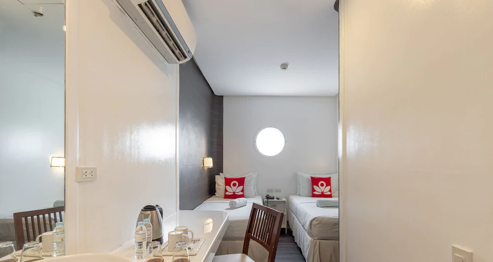 Embarcadero Hotel by ZEN Rooms