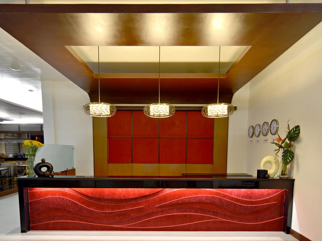 La Piazza Hotel & Convention Center