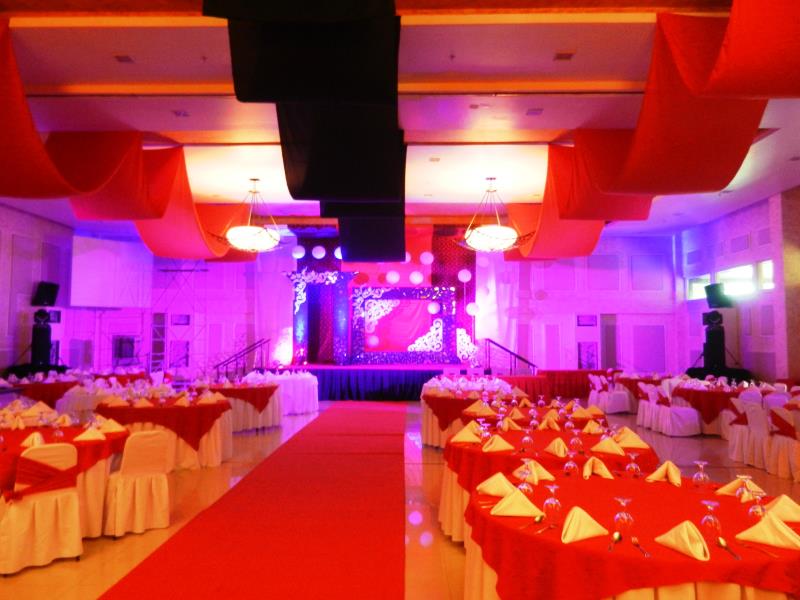 La Piazza Hotel & Convention Center