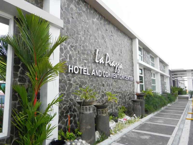 La Piazza Hotel & Convention Center
