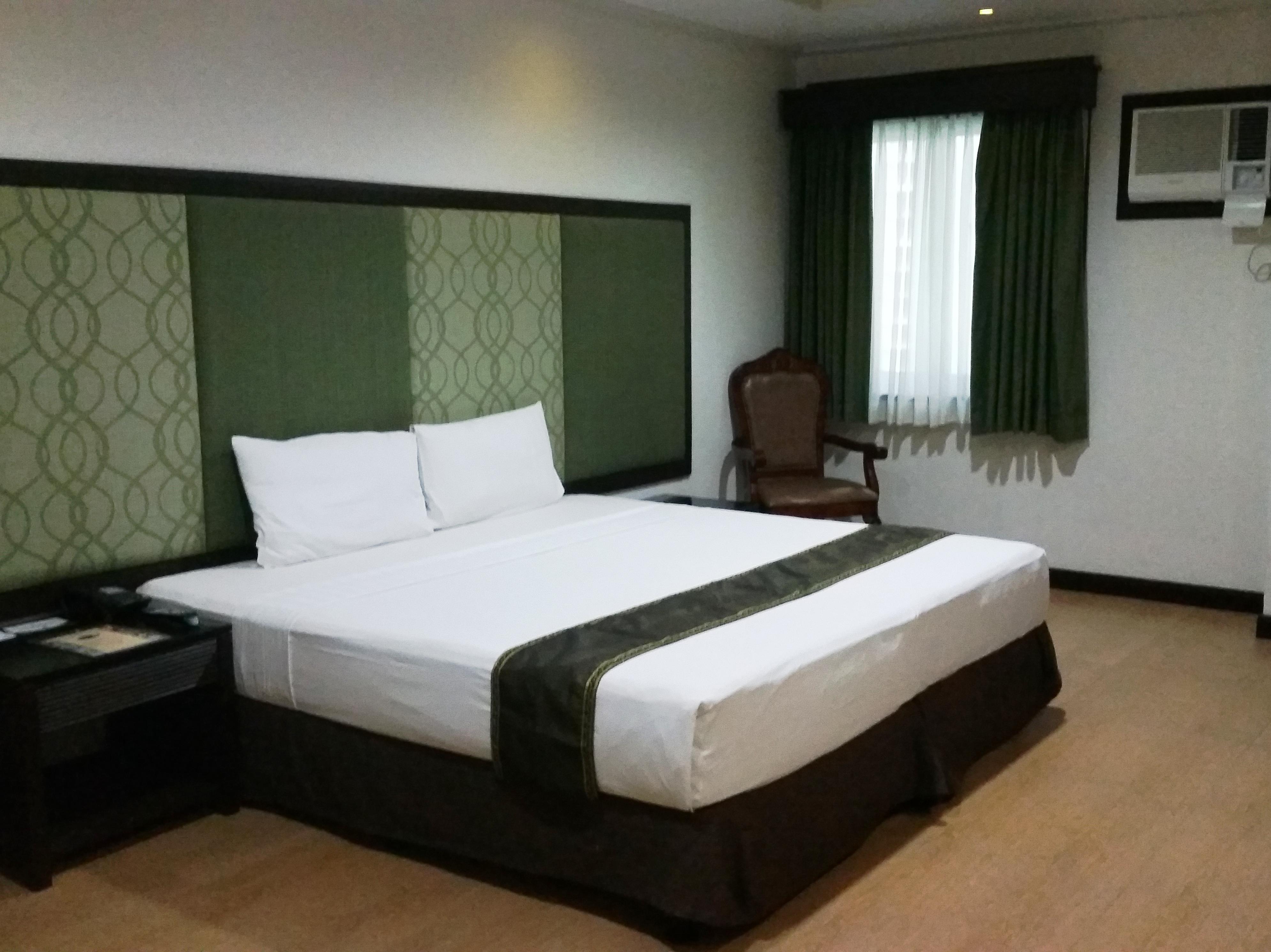 La Piazza Hotel & Convention Center