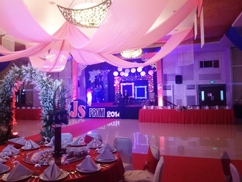 La Piazza Hotel & Convention Center