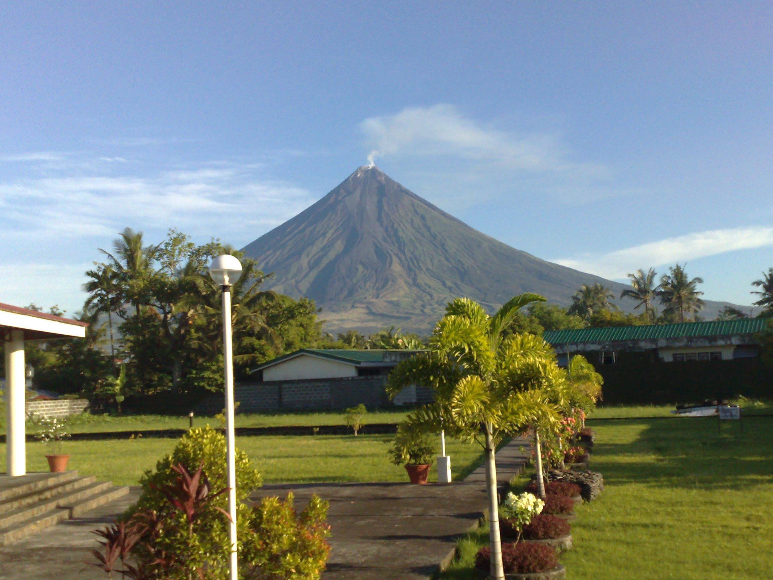 Mayon View Garden Apartelle & Restaurant