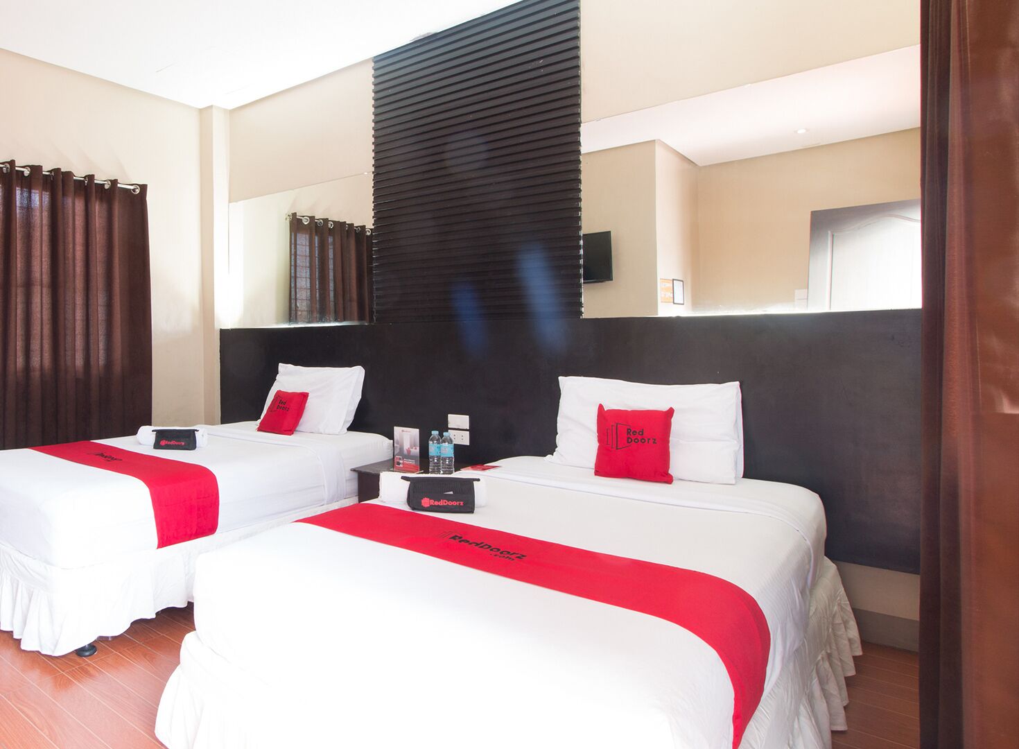Basic Rooms Hotel by RedDoorz